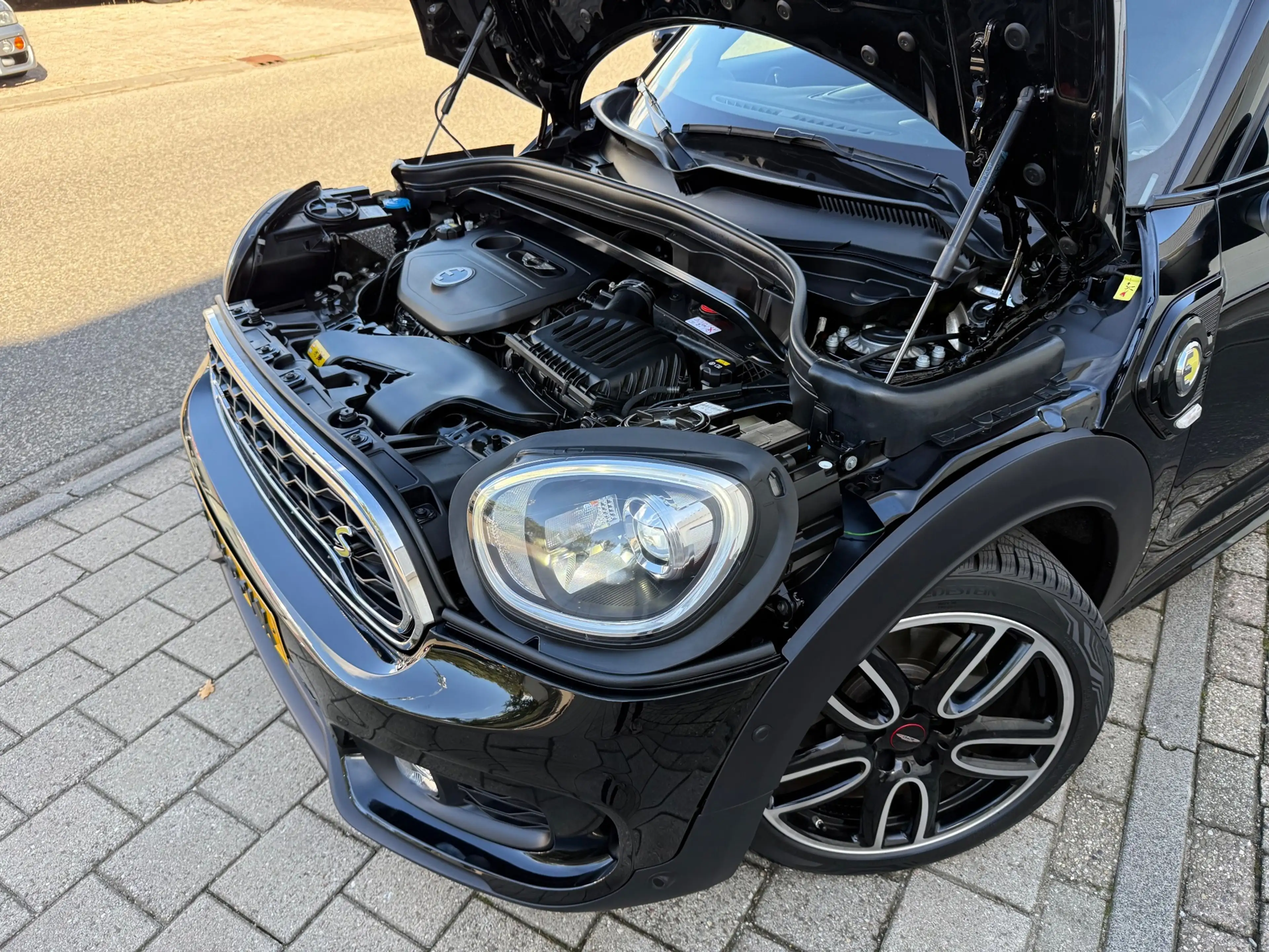 MINI Cooper S Countryman 1.5 PHEV ALL4 2019 JCW PANO LEDER NAP LUXE NAP! — photo 24