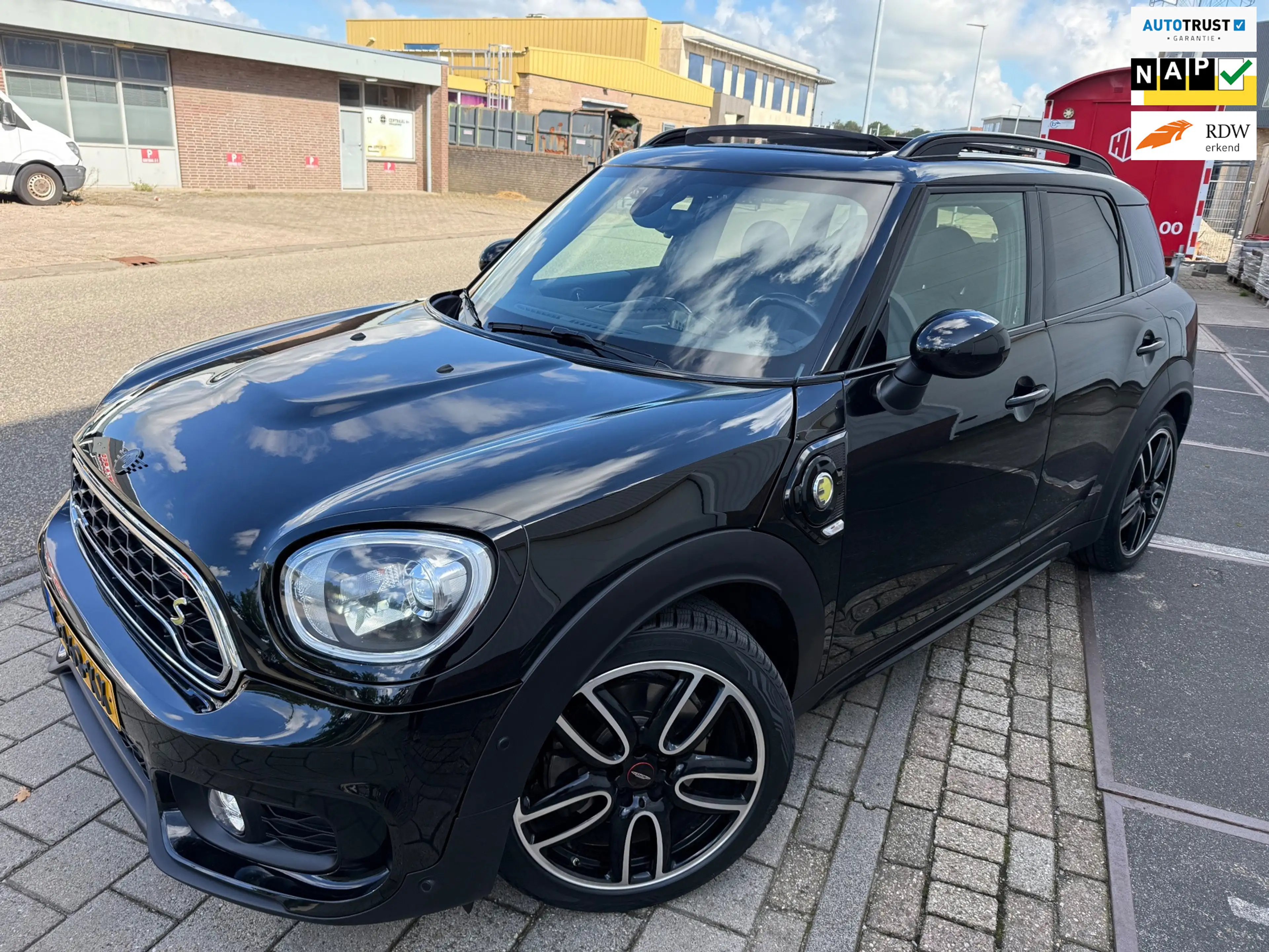 MINI Cooper S Countryman 1.5 PHEV ALL4 2019 JCW PANO LEDER NAP LUXE NAP!