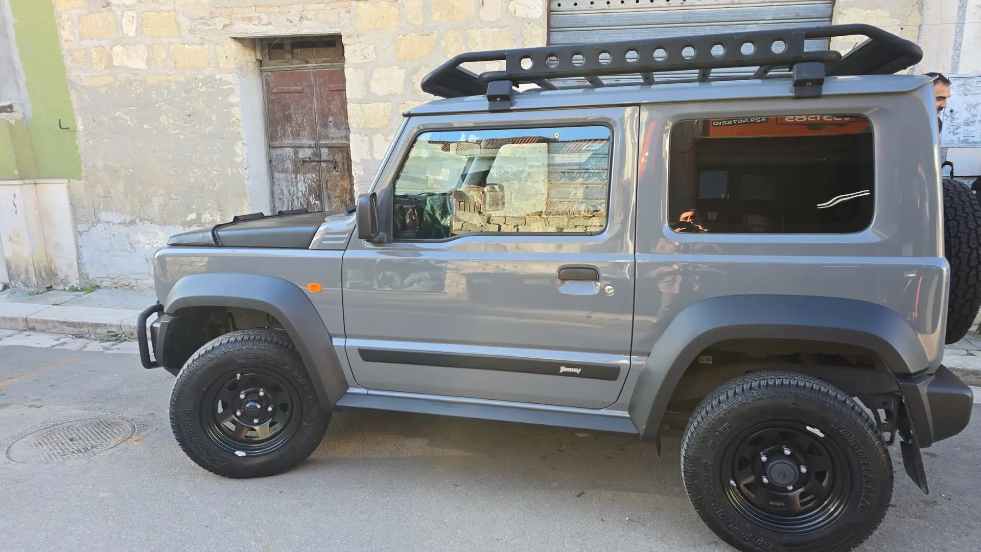 Suzuki Jimny Gris - 1