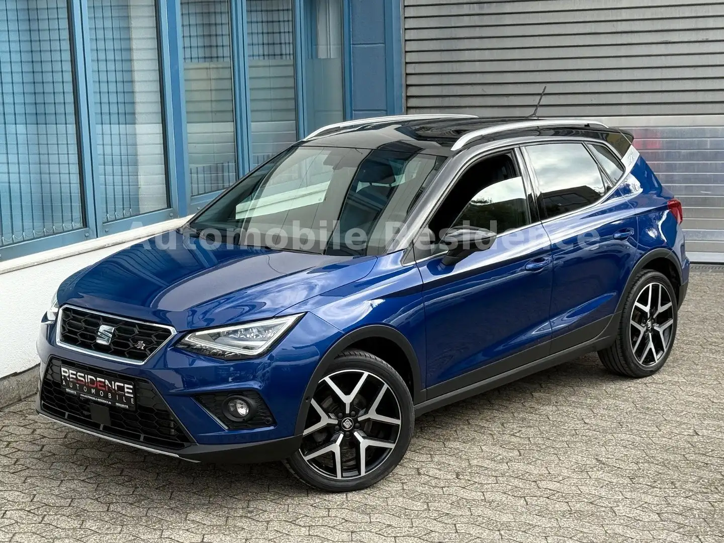SEAT Arona FR 1.5 TSI*NAVI*LED*LEDER*AHK*ACC*MFL*1HD Blau - 2