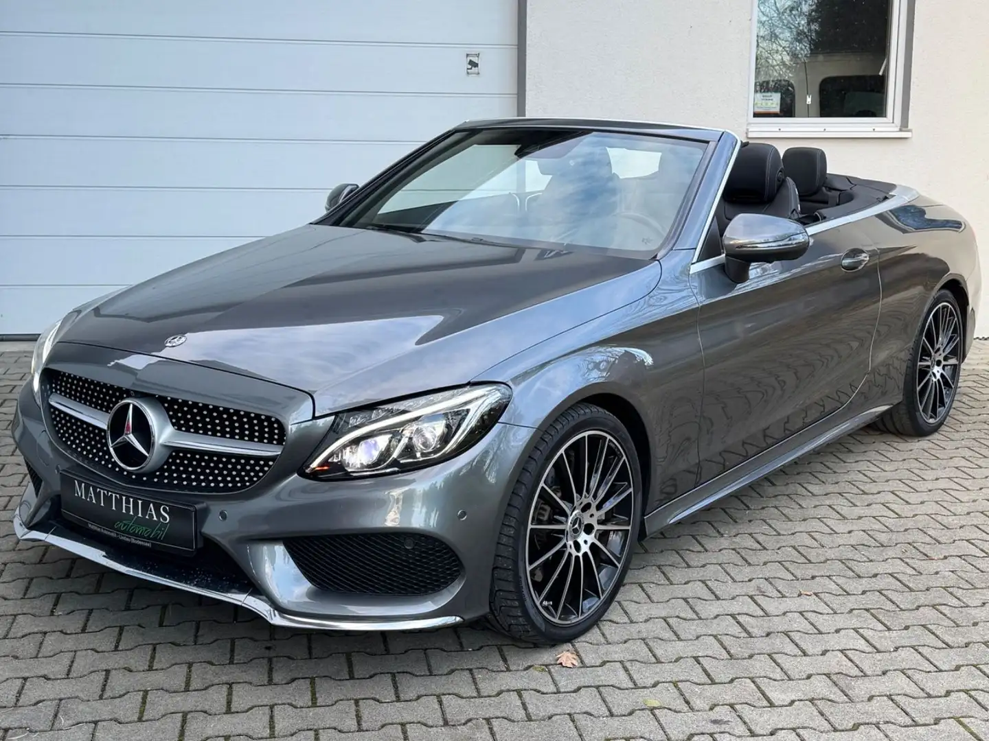Mercedes-Benz C 300 Cabrio AMG Line/360/Navi/MultiBeamLED/Alca Šedá - 1