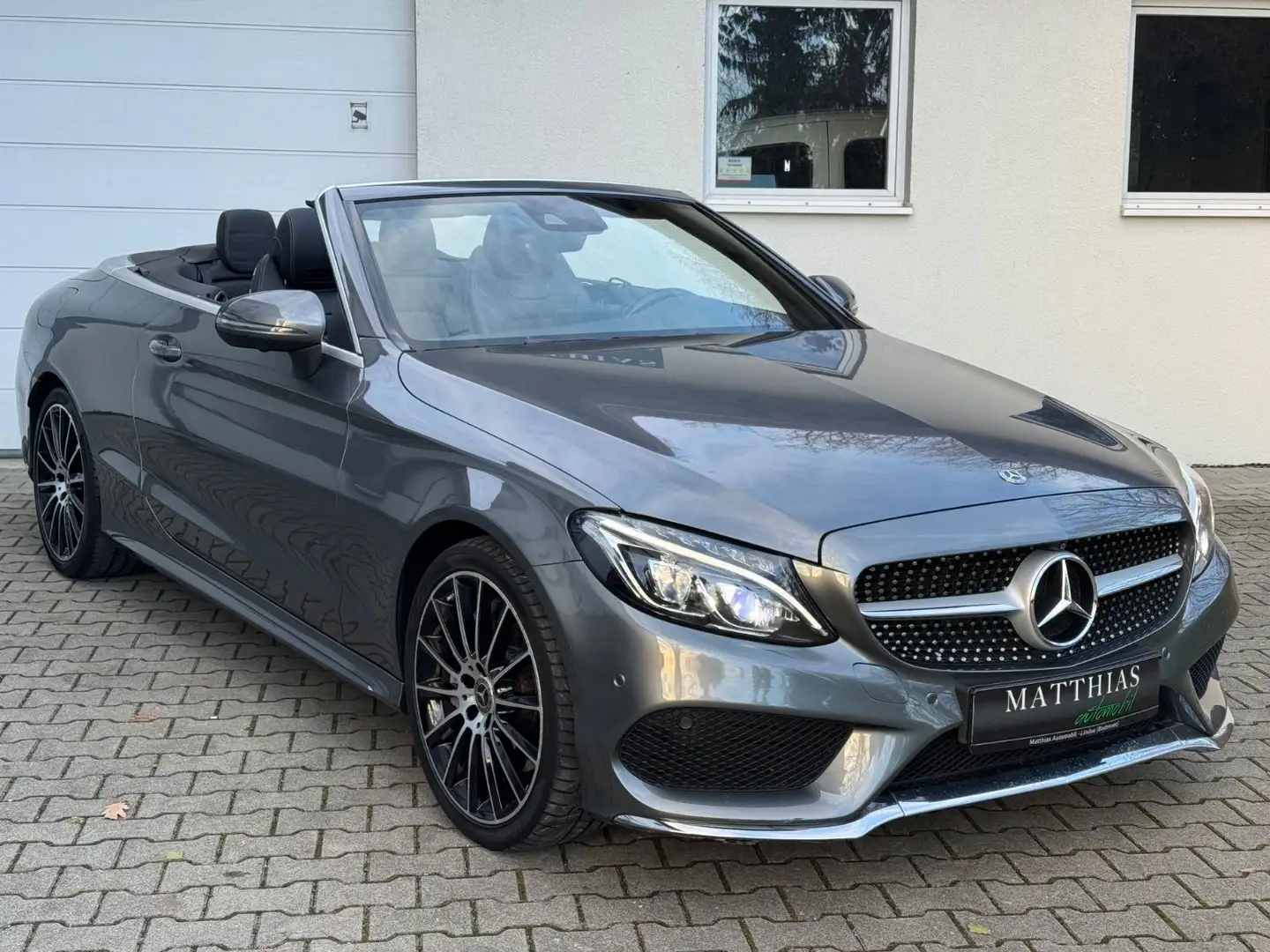 Mercedes-Benz C 300 Cabrio AMG Line/360/Navi/MultiBeamLED/Alca Šedá - 2