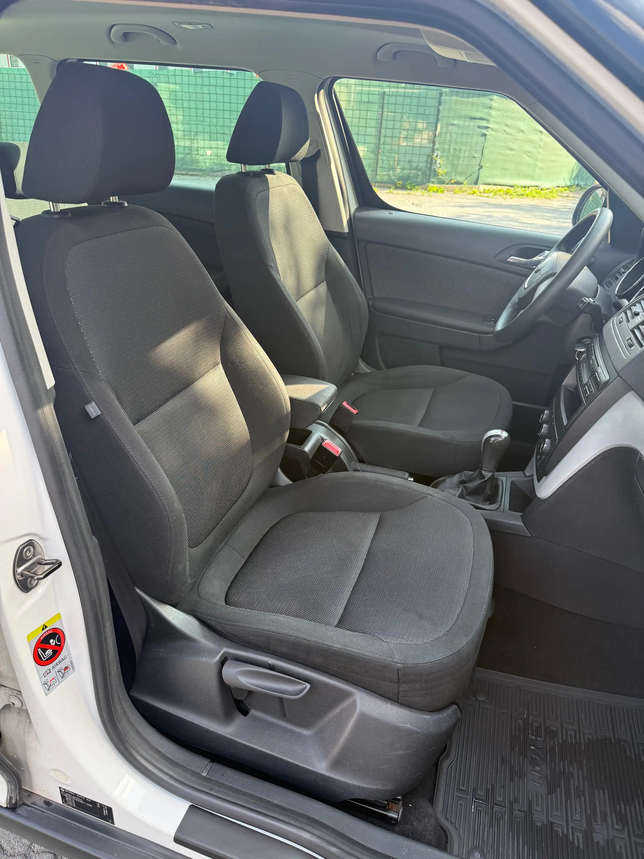 Skoda Yeti 2.0 TDI 4x4 *Pickerl Neu* — photo 15