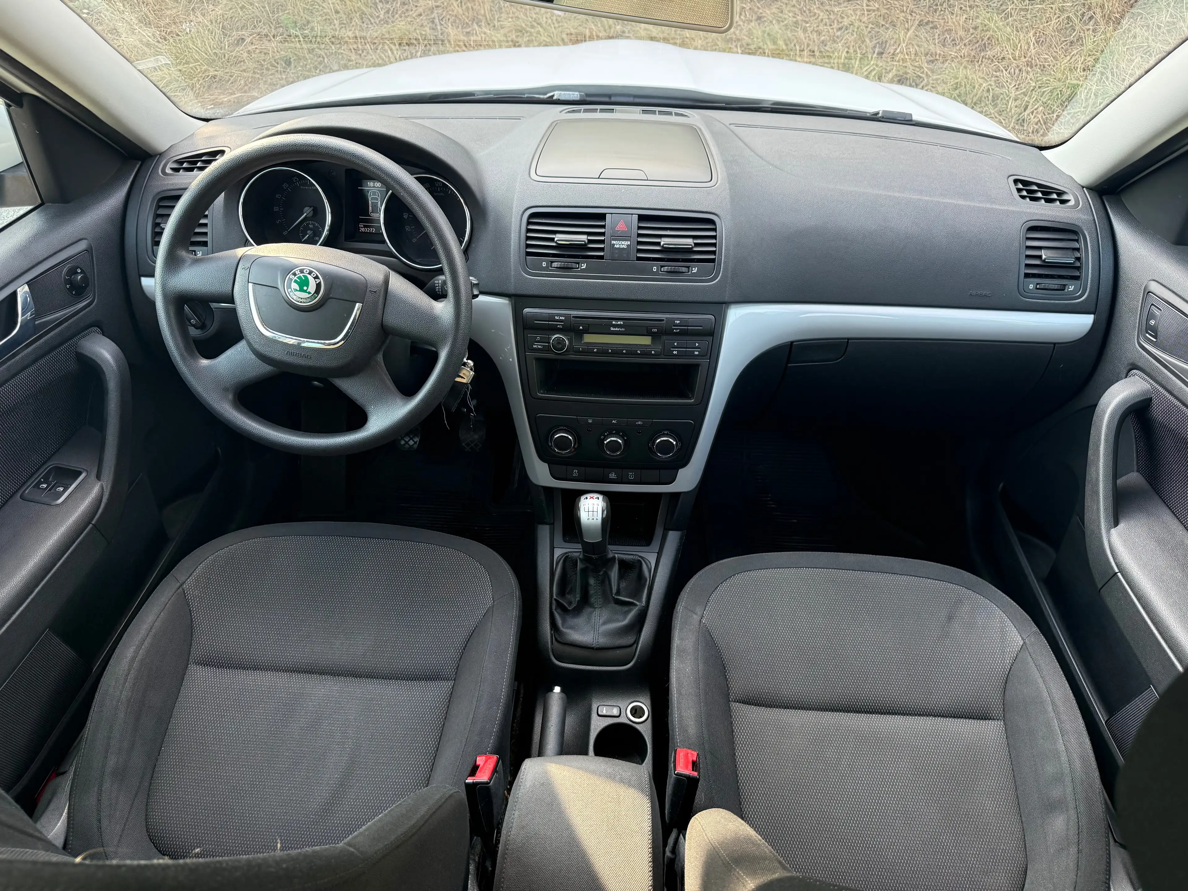 Skoda Yeti 2.0 TDI 4x4 *Pickerl Neu* — photo 13