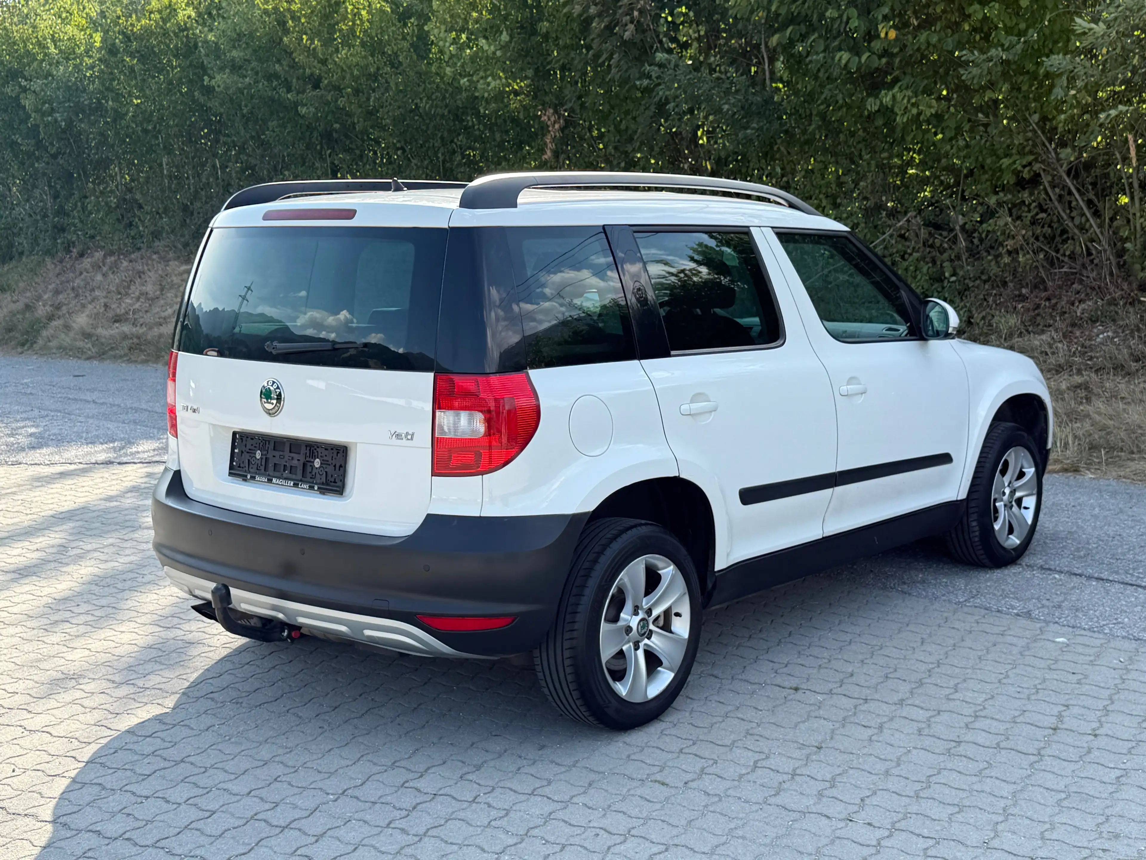 Skoda Yeti 2.0 TDI 4x4 *Pickerl Neu* — photo 8
