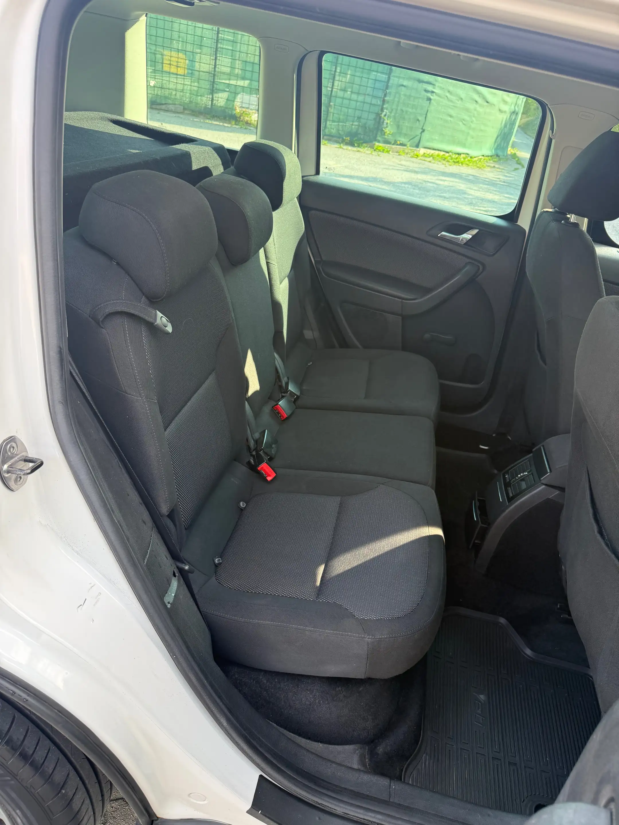Skoda Yeti 2.0 TDI 4x4 *Pickerl Neu* — photo 12