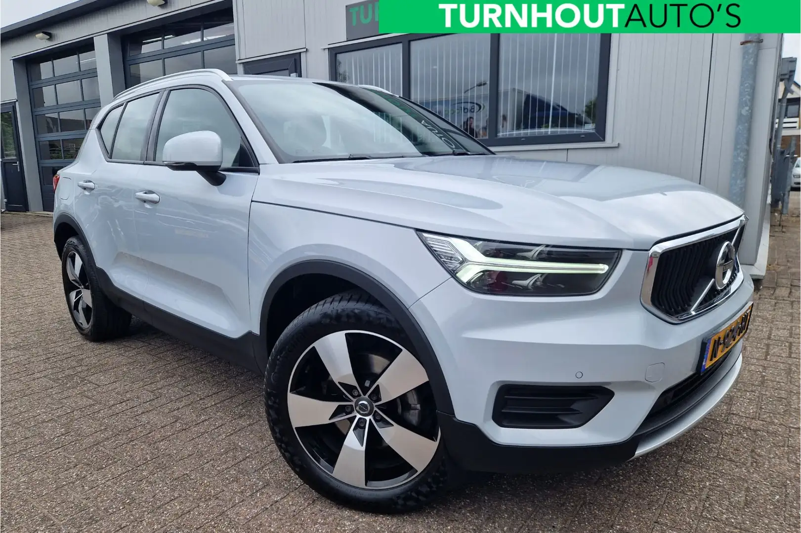 Volvo XC40 1.5 T2 Business Camera | Climate Pack Grijs - 1