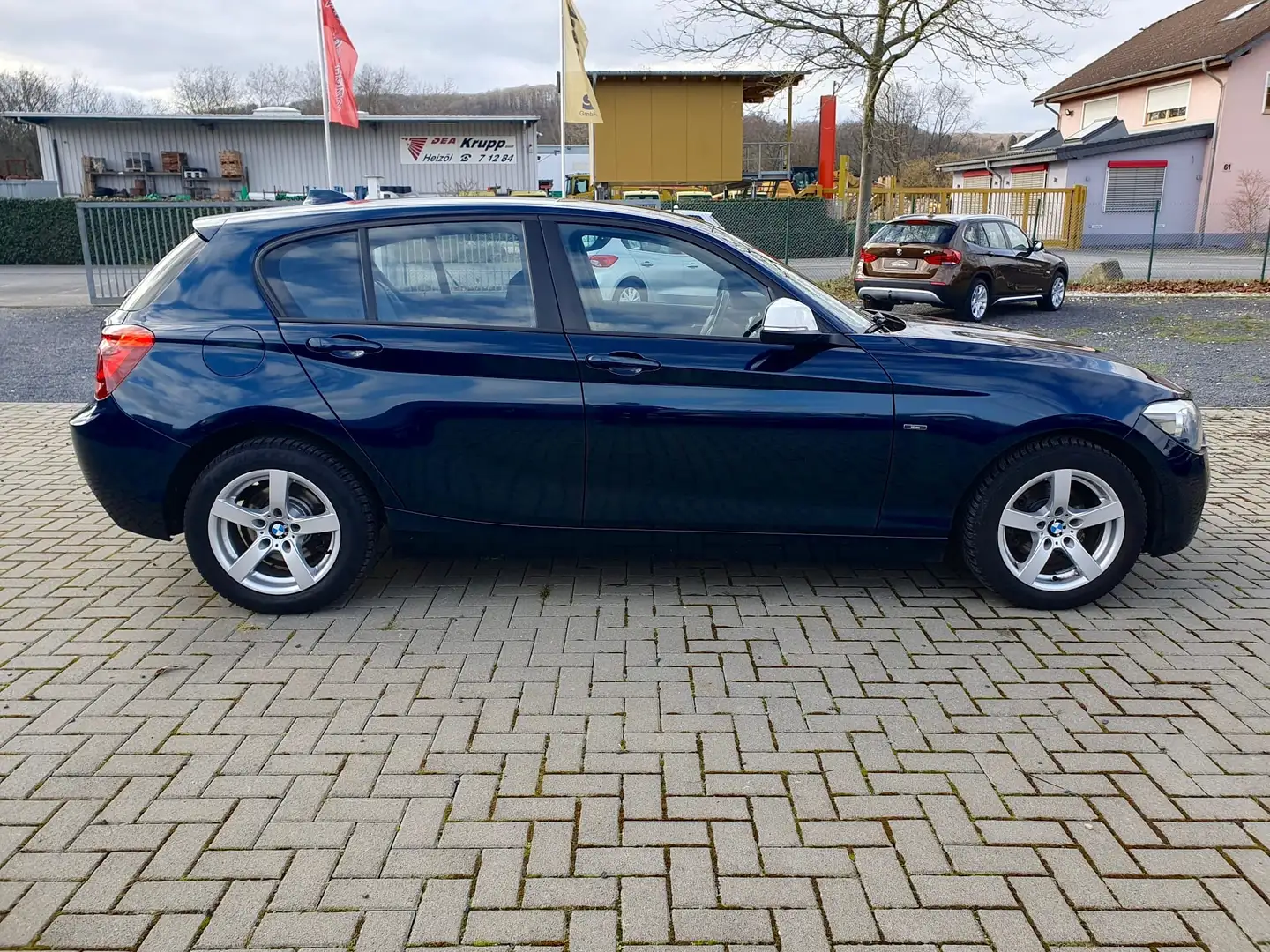 BMW 116 116i Urban-Ausstattung Blau - 2