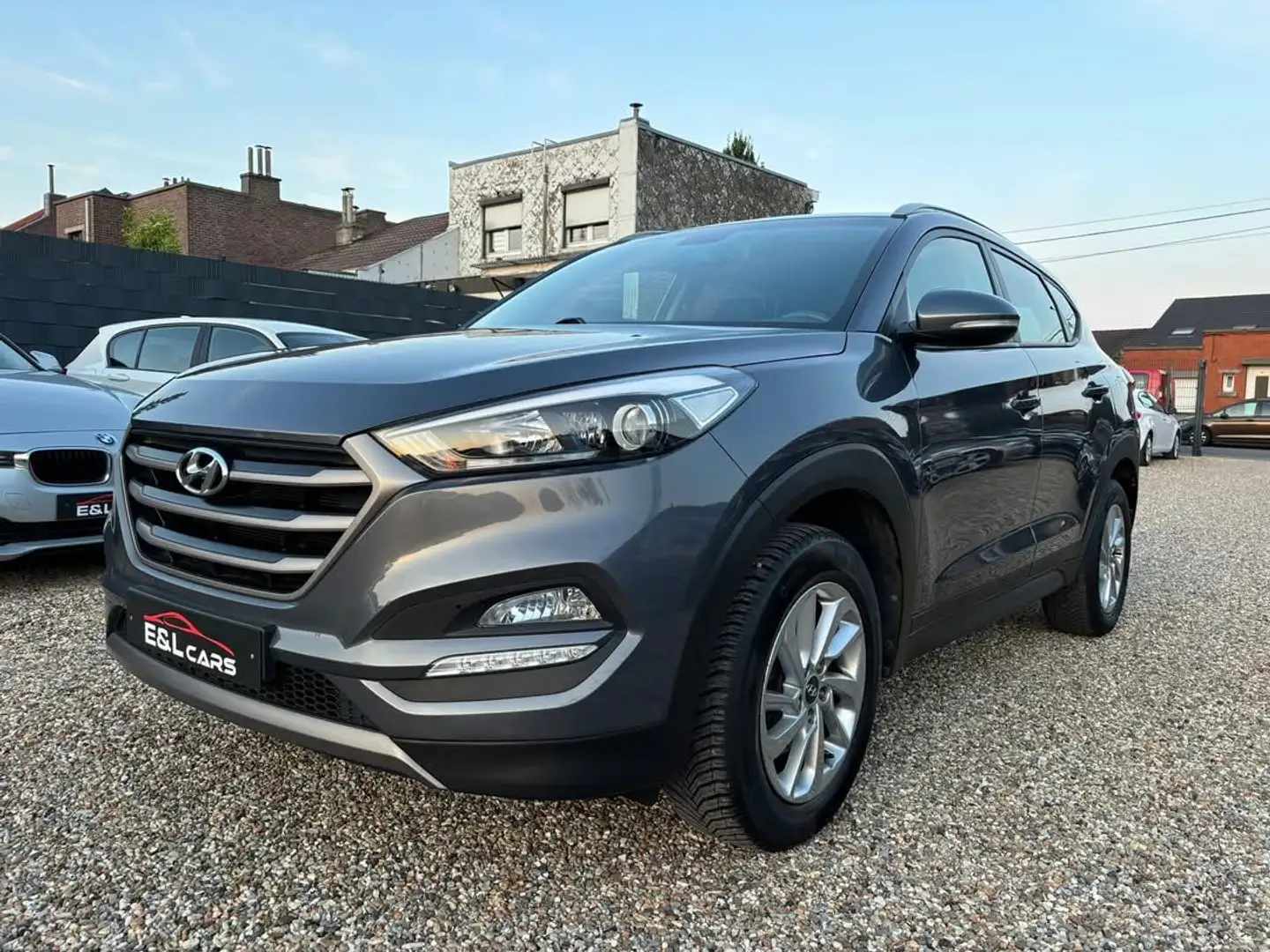 Hyundai TUCSON 1.6 GDi **12 mois de garantie** Gris - 1