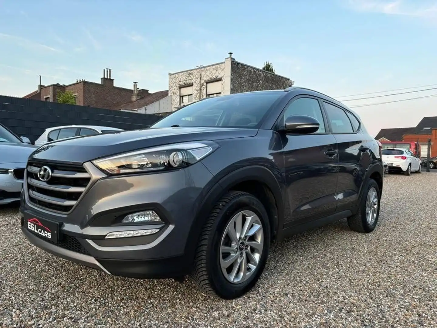 Hyundai TUCSON 1.6 GDi **12 mois de garantie** Gris - 2