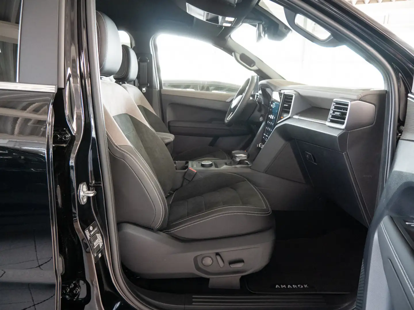 Volkswagen Amarok DC Style 3.0 TDI NAVI AHK MATRIX-LED Schwarz - 2