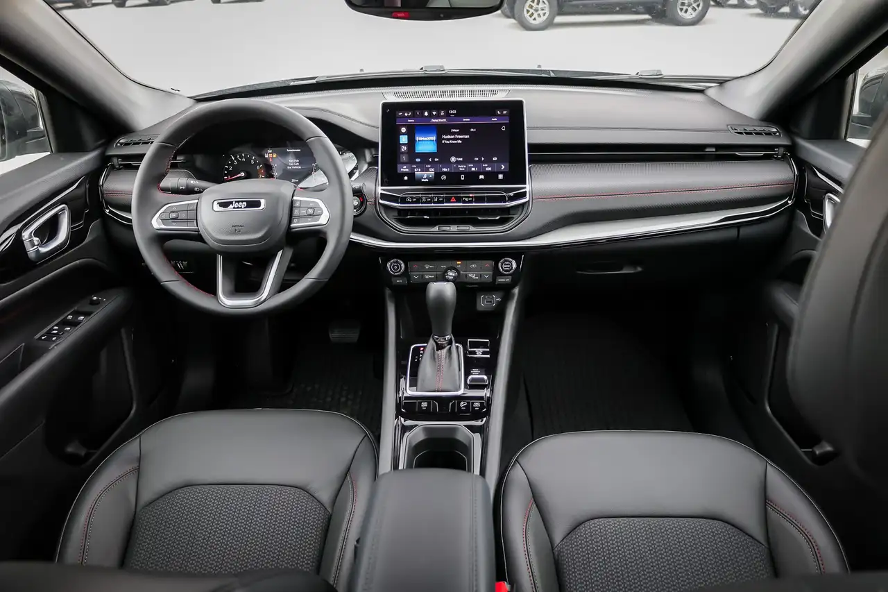 Jeep Compass photo Jeep Compass