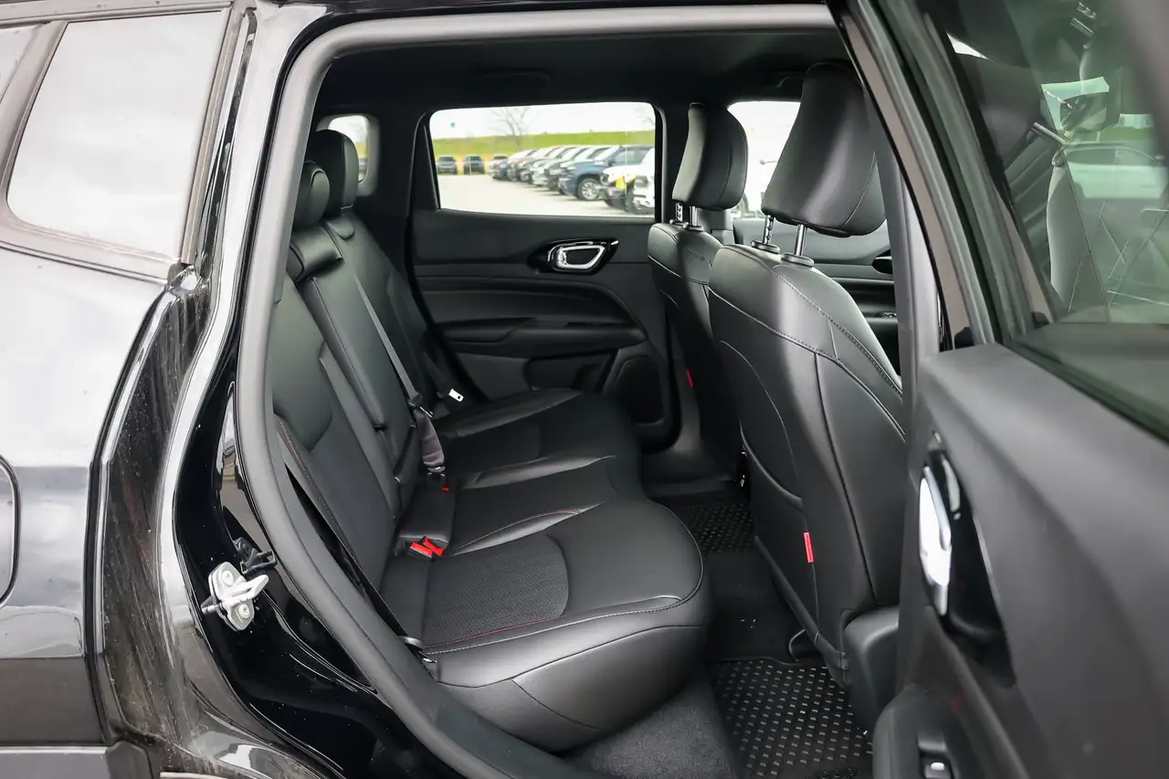 Jeep Compass photo Jeep Compass