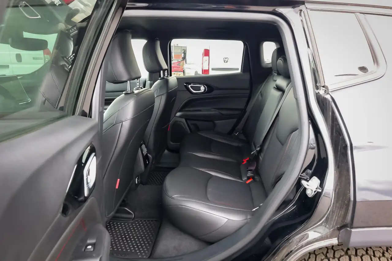 Jeep Compass photo Jeep Compass