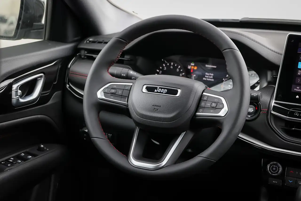 Jeep Compass photo Jeep Compass