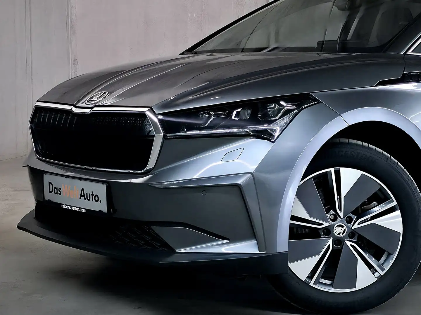 Skoda Enyaq 80 Grau - 2