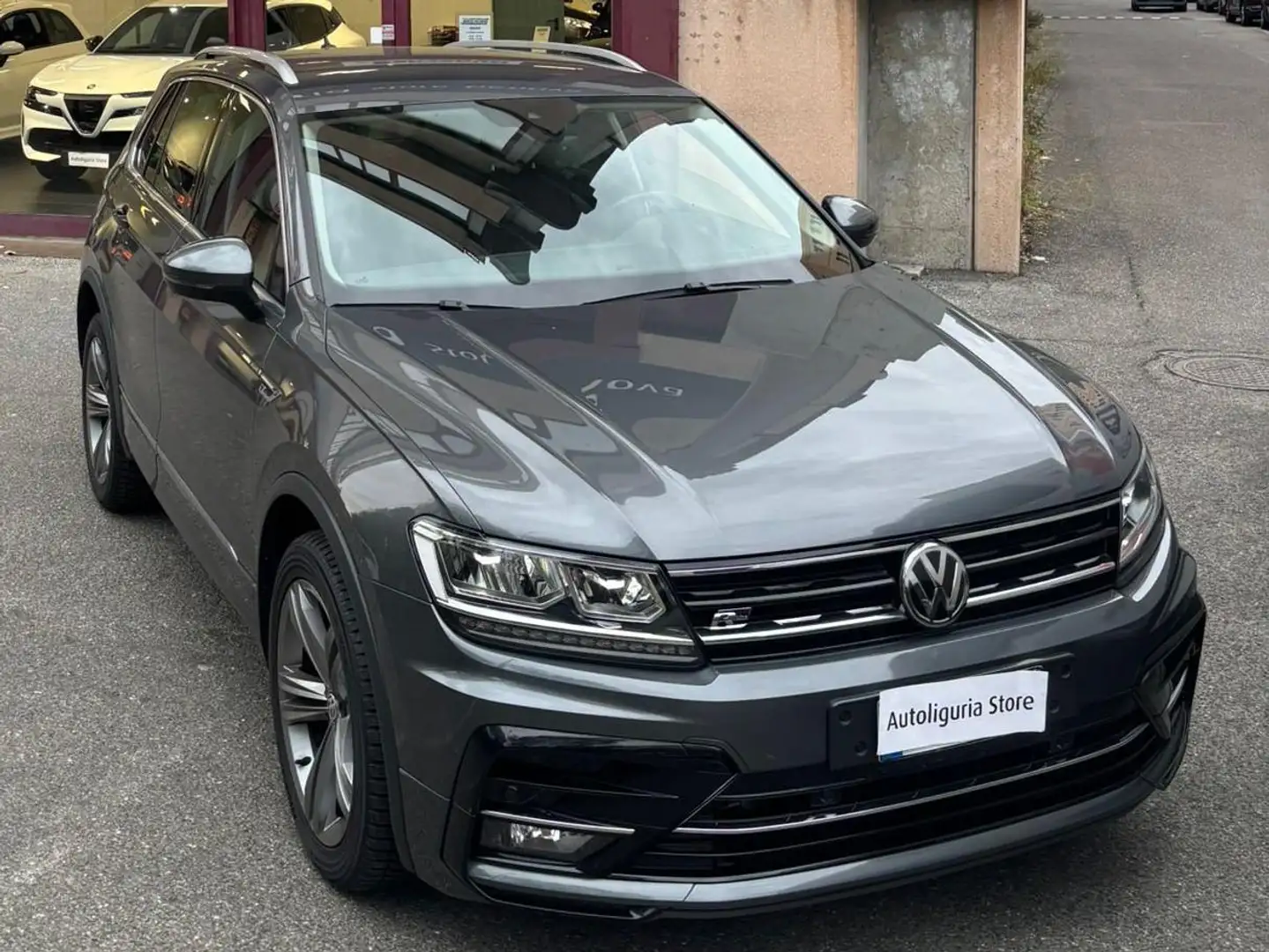 Volkswagen Tiguan Tiguan II 2.0 tdi Advanced R-Line 4motion 150 dsg Gris - 2