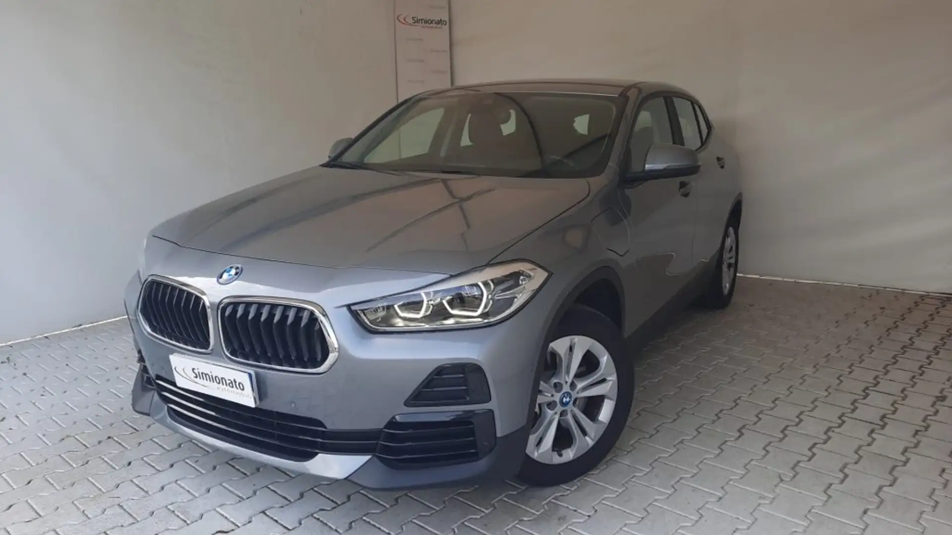 BMW X2 xDrive25e Business-X Grigio - 1