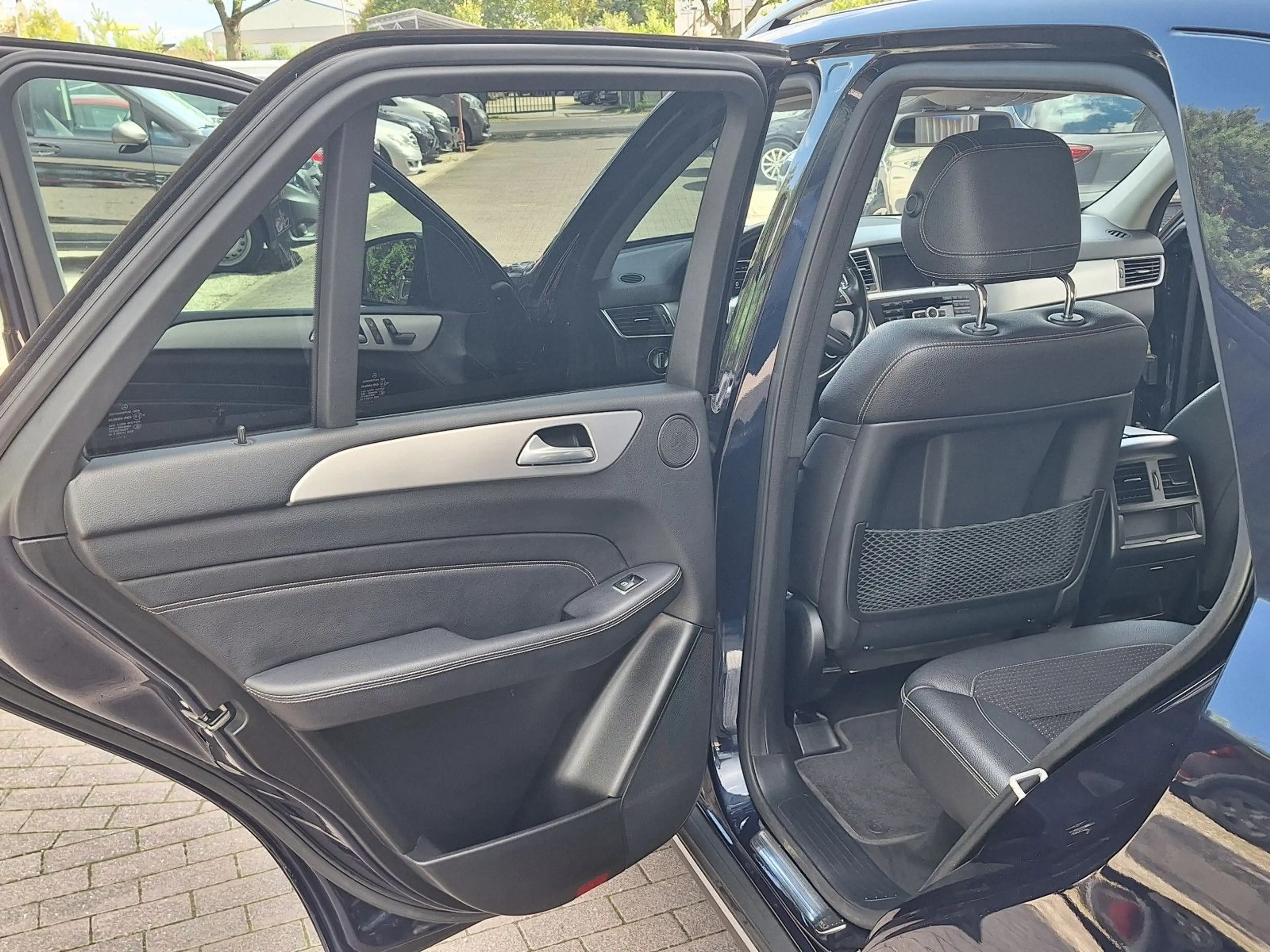 Mercedes-Benz ML 350 CDI BlueTEC 1.Hand, Xenon AHK Teilleder — photo 15