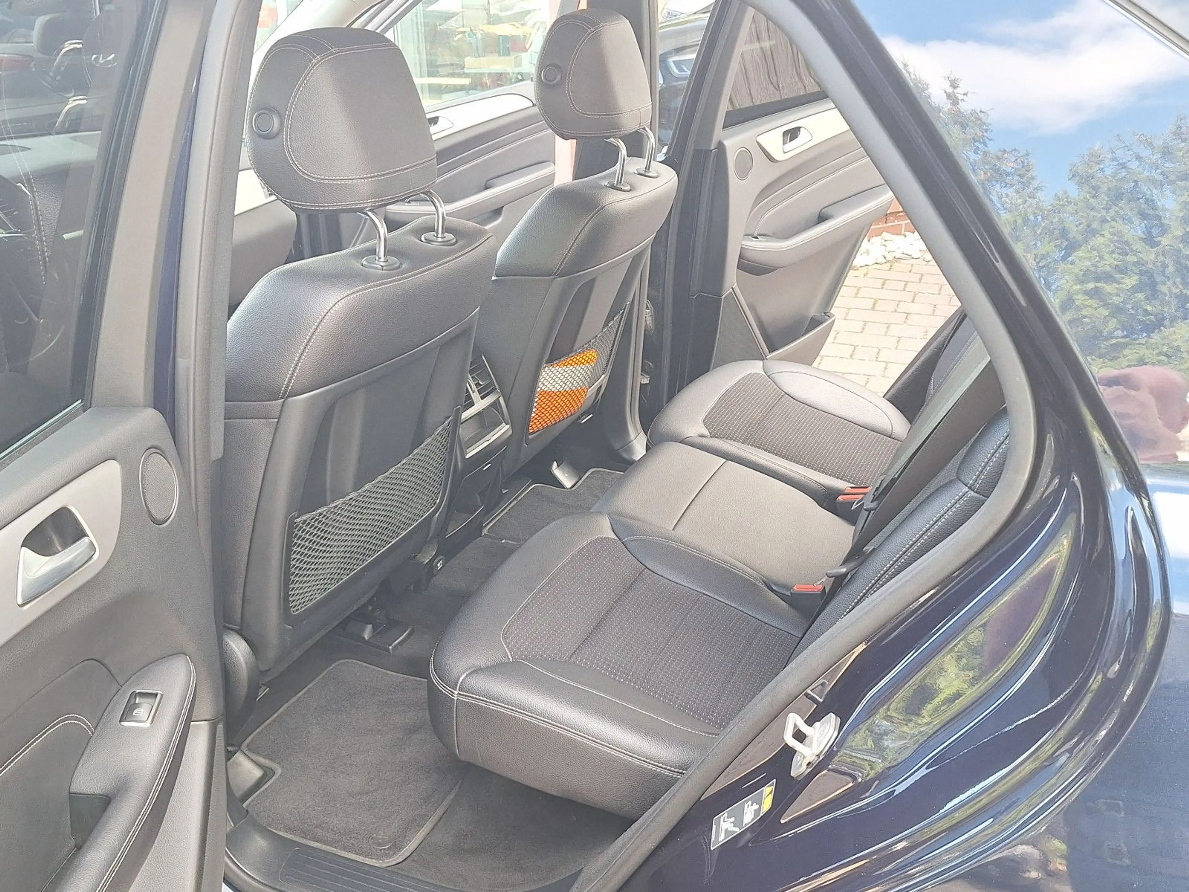Mercedes-Benz ML 350 CDI BlueTEC 1.Hand, Xenon AHK Teilleder — photo 14