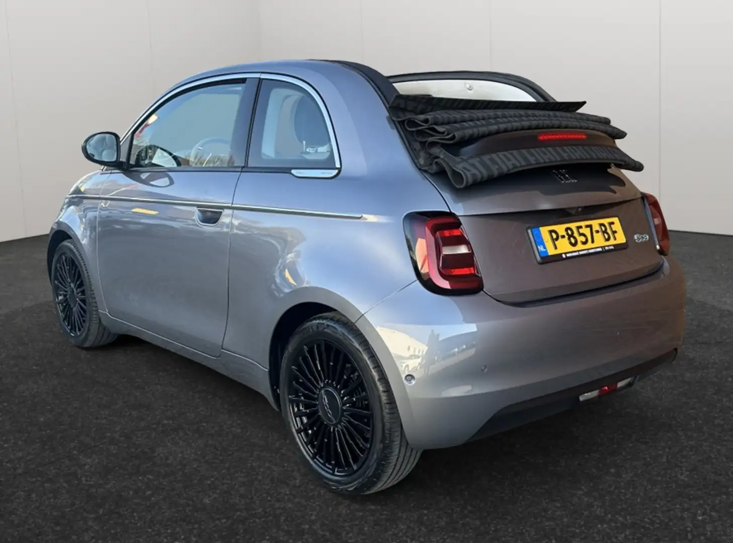 Fiat 500 La Prima 42 kWh Cabrio Leder Clima Winterpack Navi Grijs - 2