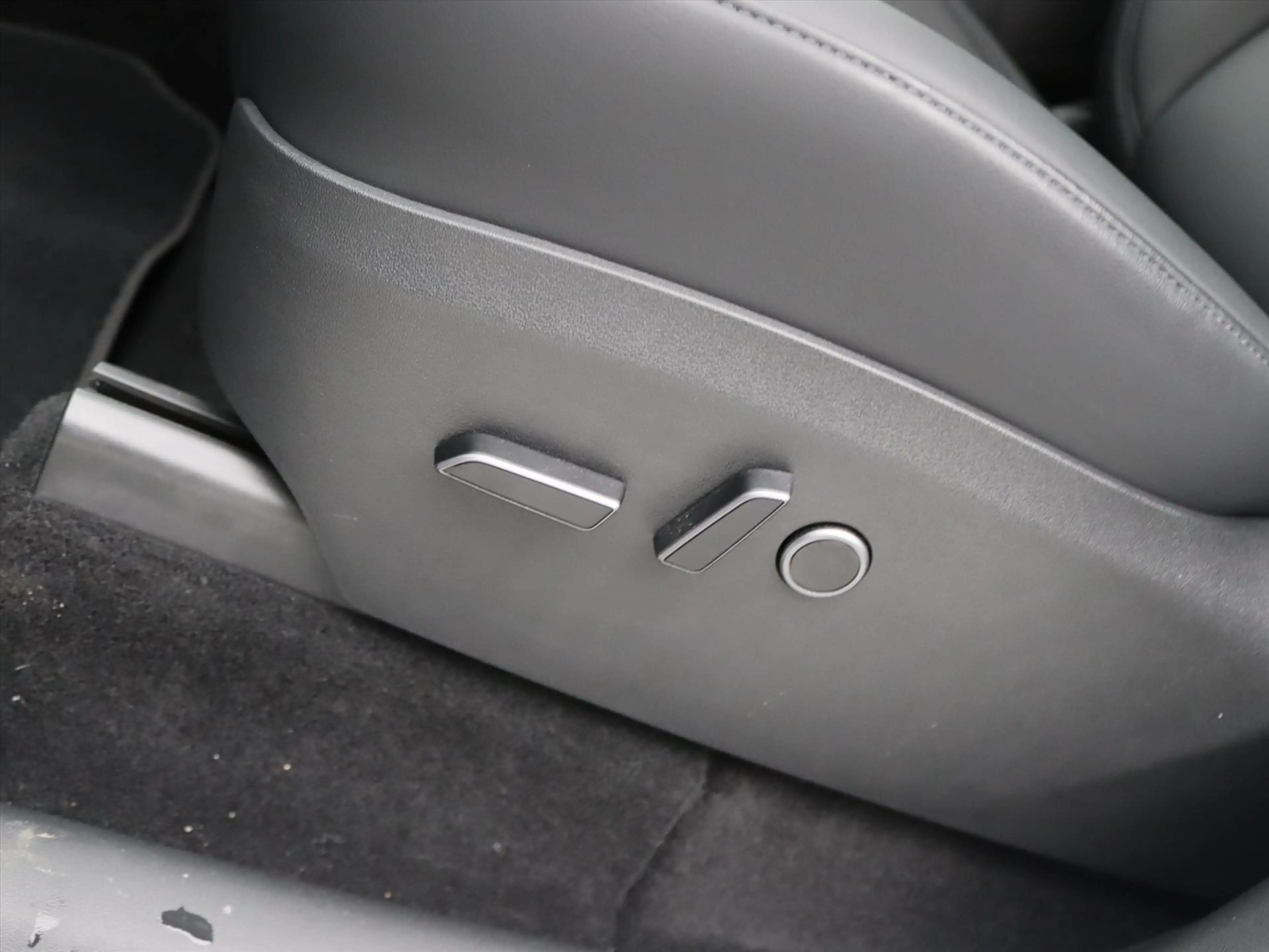 Tesla Model Y Long Range AWD 75kWh 351pk [ AMD RYZEN+AUTOPILOT+1 — photo 18