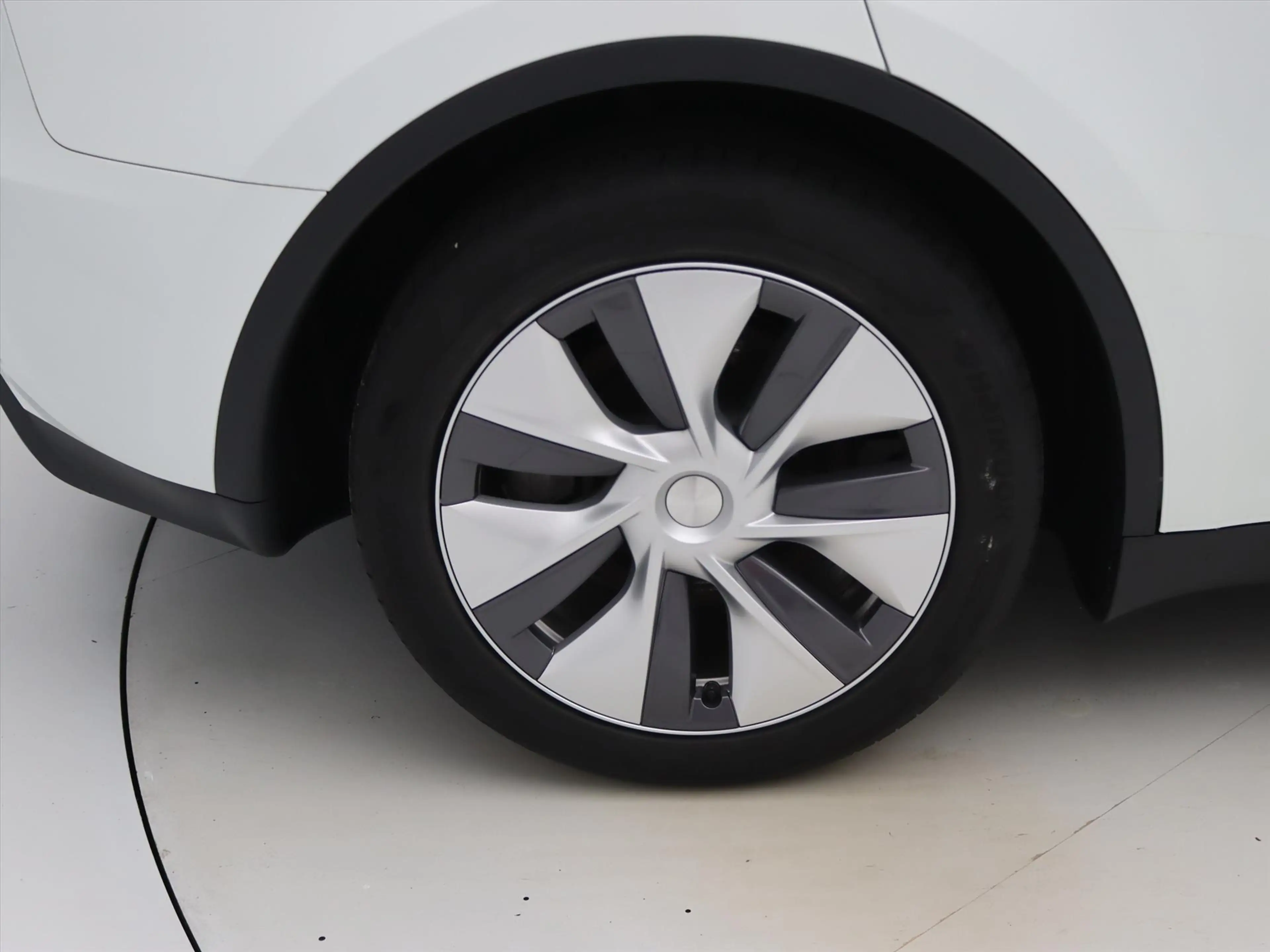 Tesla Model Y Long Range AWD 75kWh 351pk [ AMD RYZEN+AUTOPILOT+1 — photo 9