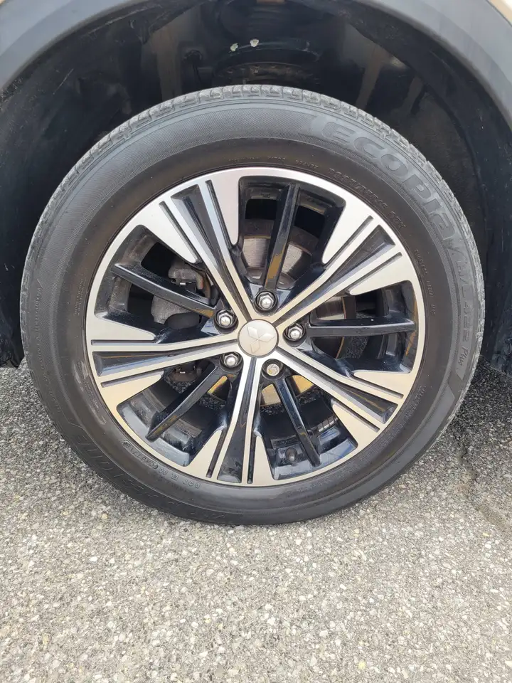 Mitsubishi Eclipse Cross снимка Mitsubishi Eclipse Cross