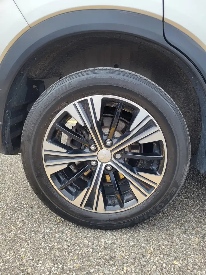 Mitsubishi Eclipse Cross снимка Mitsubishi Eclipse Cross