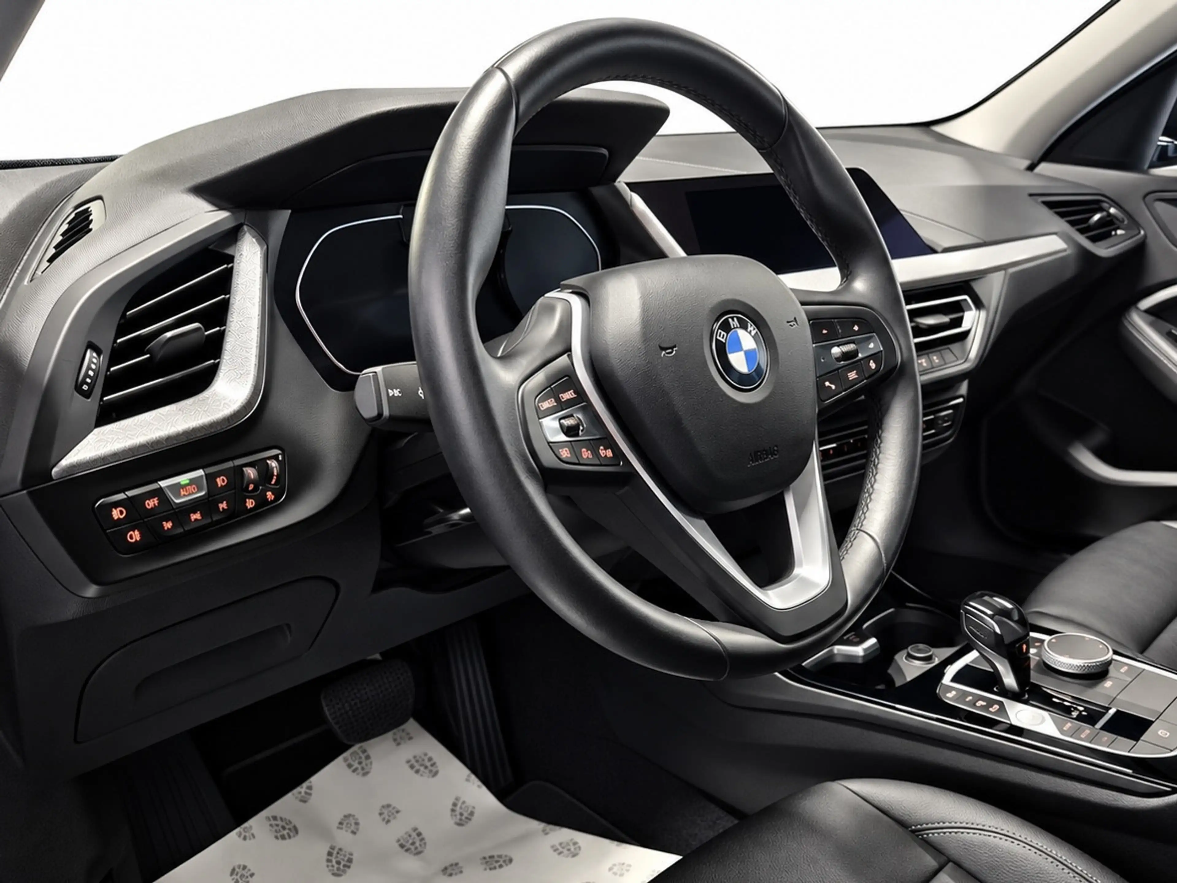 BMW 118 i SPORTLINE New Model AUTO PANO LED CUIR NAVI — photo 13