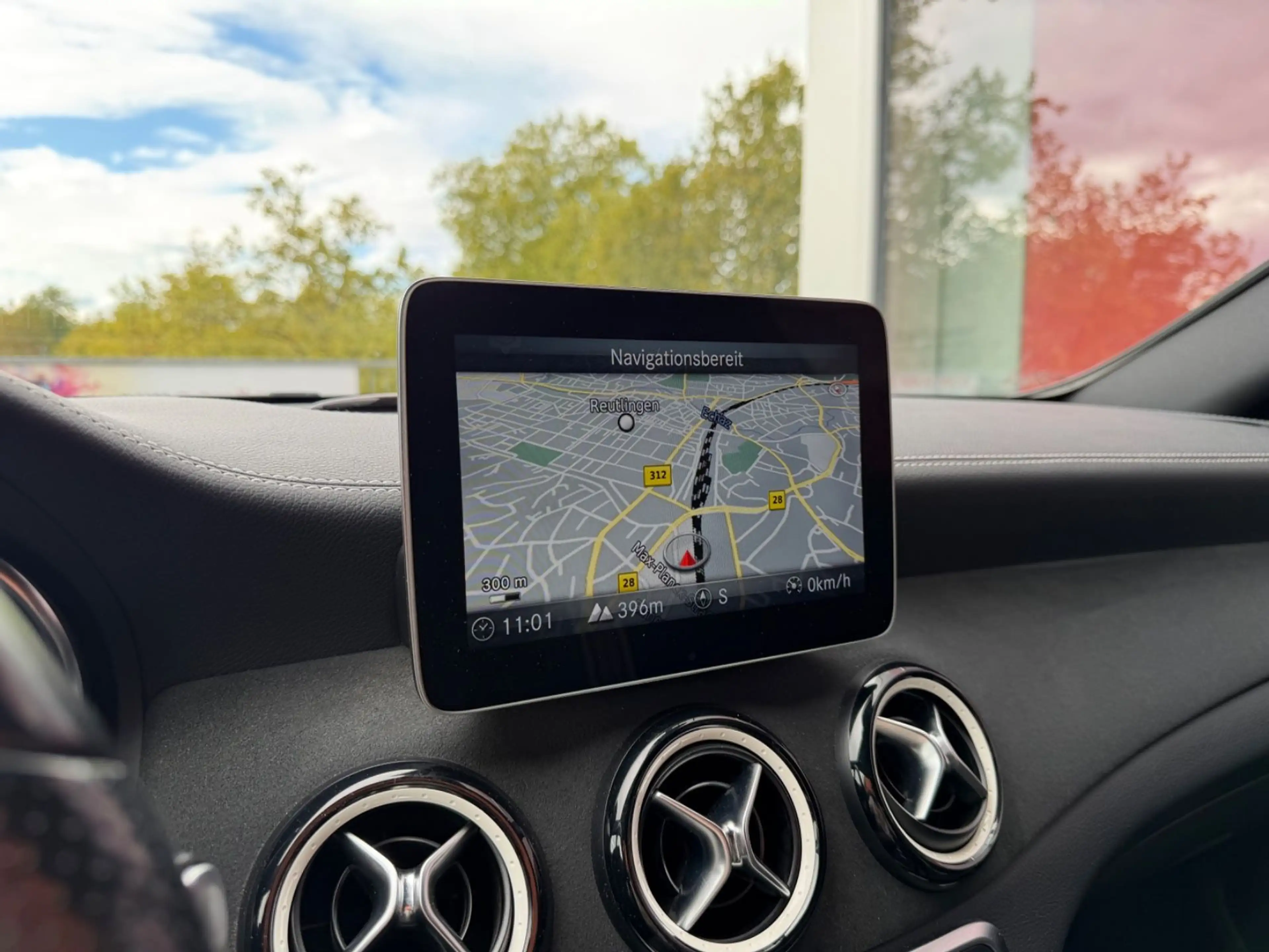 Mercedes-Benz A 250 4M AMG LINE EDITION /LED/DISTRONIC/LEDER — photo 14
