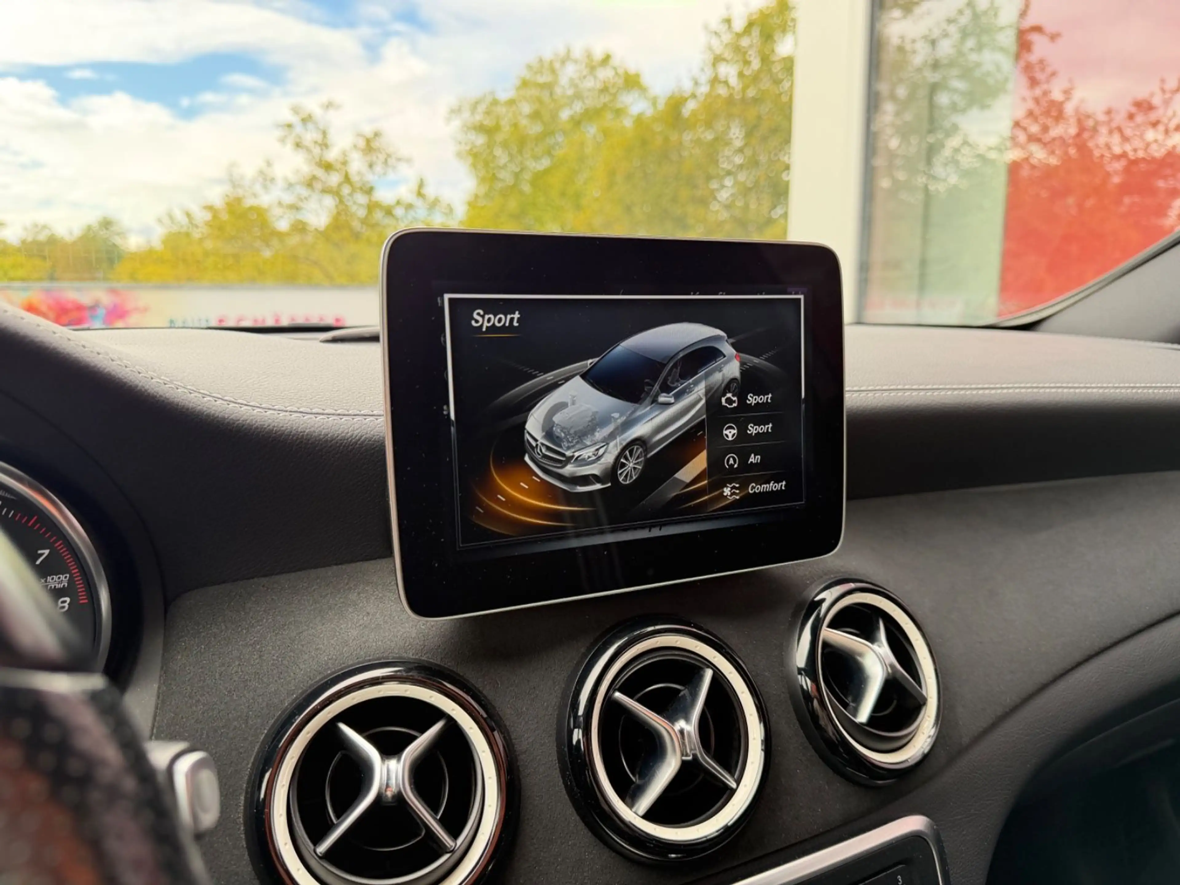 Mercedes-Benz A 250 4M AMG LINE EDITION /LED/DISTRONIC/LEDER — photo 15