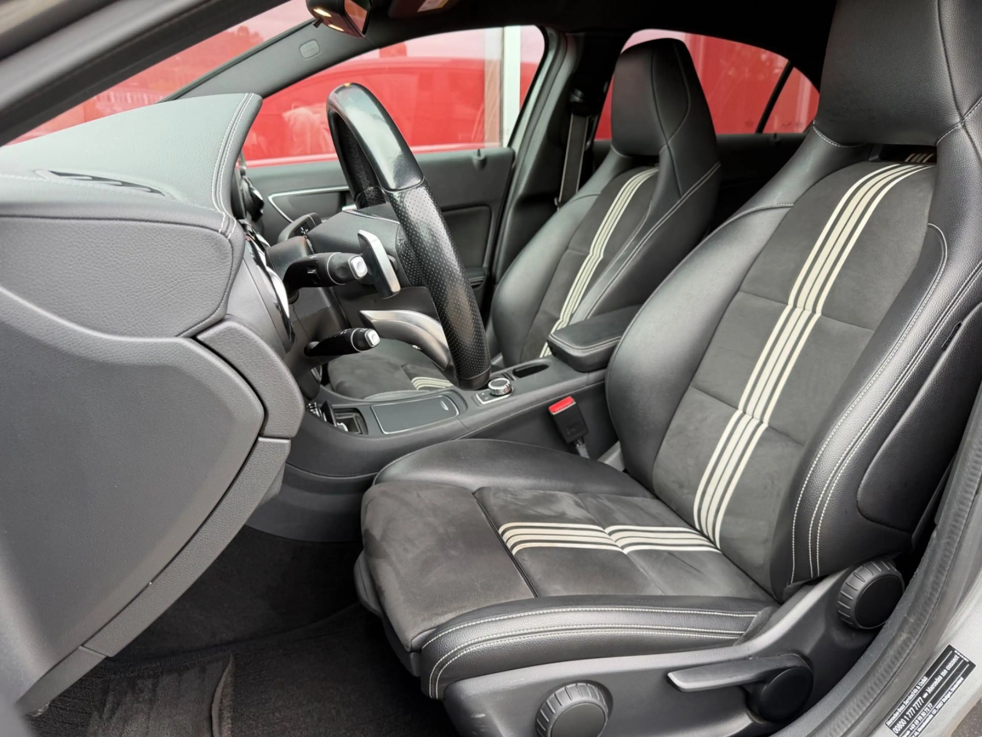Mercedes-Benz A 250 4M AMG LINE EDITION /LED/DISTRONIC/LEDER — photo 6
