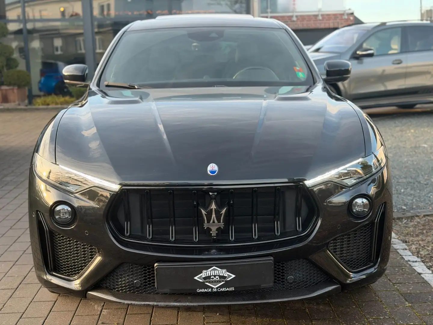 Maserati Levante Trofeo 3.8 V8 Facelift/Carbon/B&W/22' Schwarz - 2