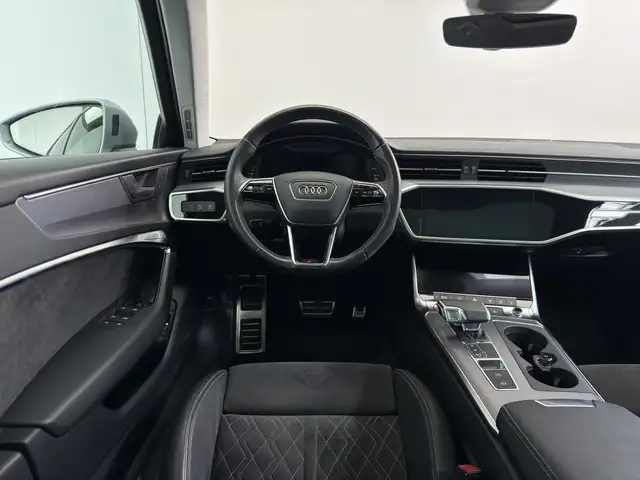 Audi S6 view 11