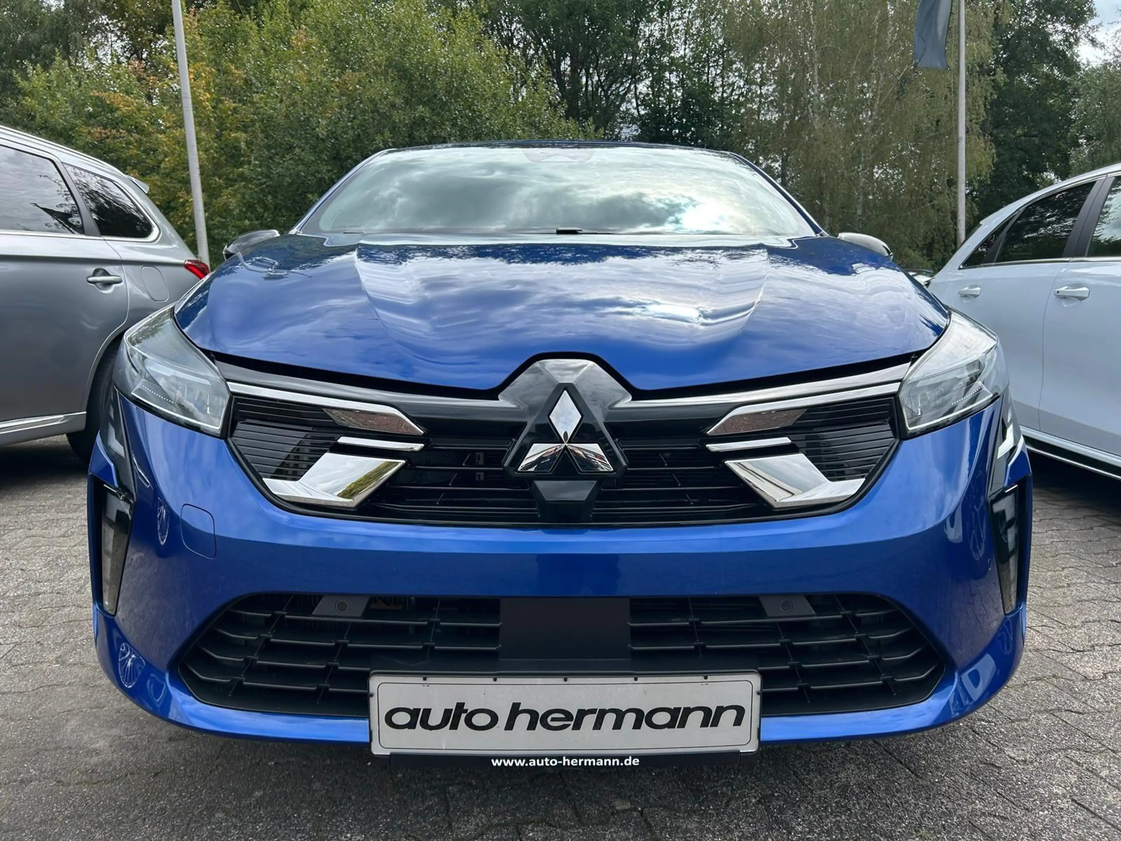 Mitsubishi Colt Intro Edition Hybrid — photo 5