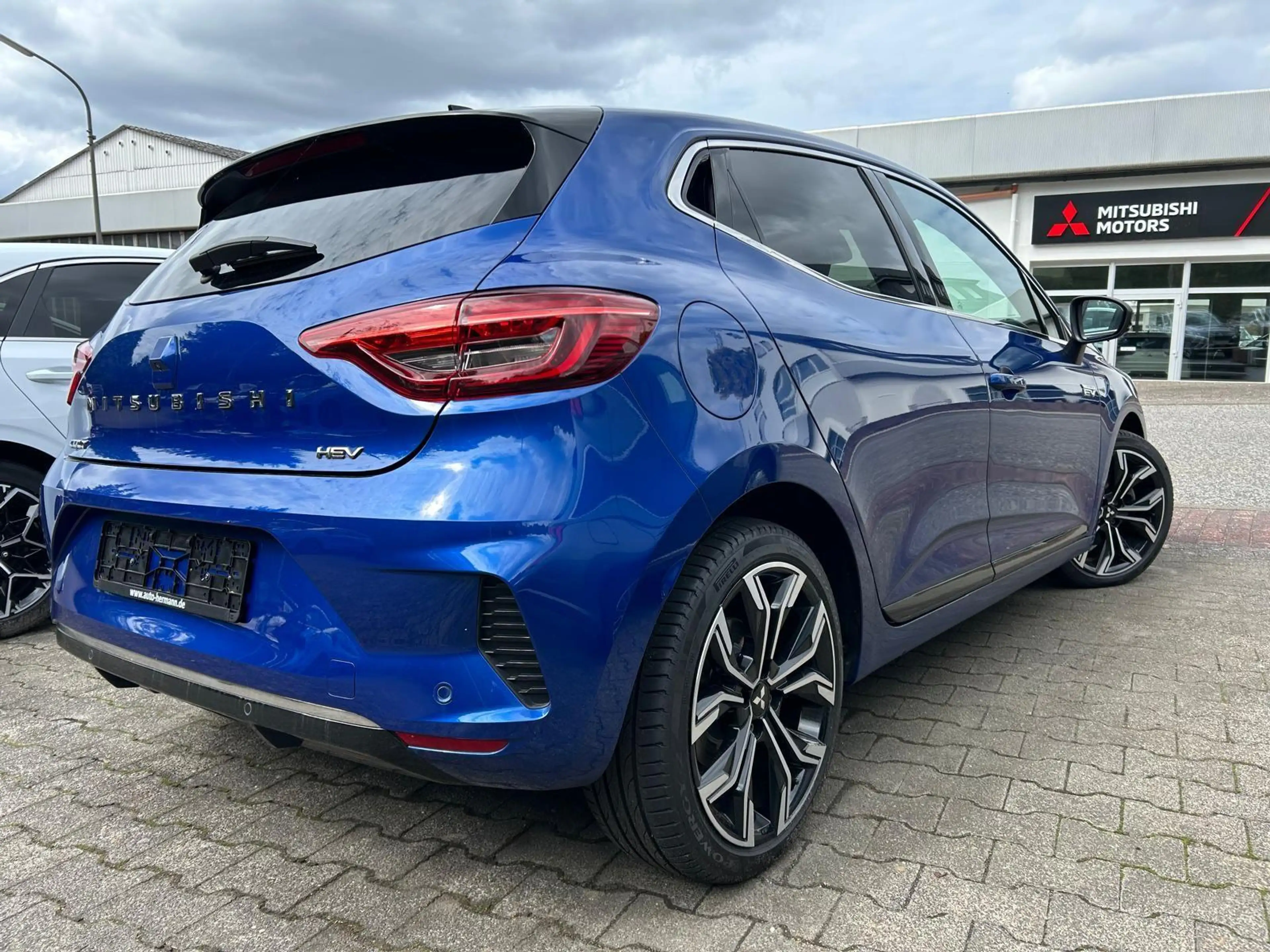 Mitsubishi Colt Intro Edition Hybrid — photo 3