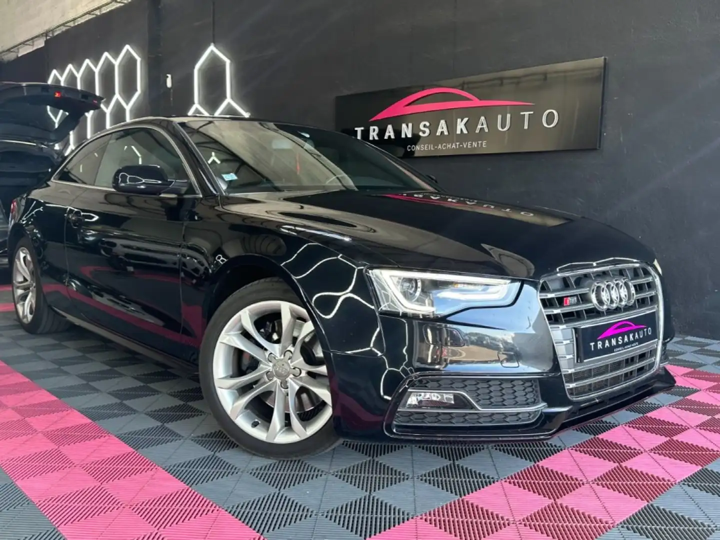 Audi S5 Coupé 333 ch 3.0L TFSI V6 Quattro S tronic 7 ~ Sièges chauffants et électriques Bianco - 1
