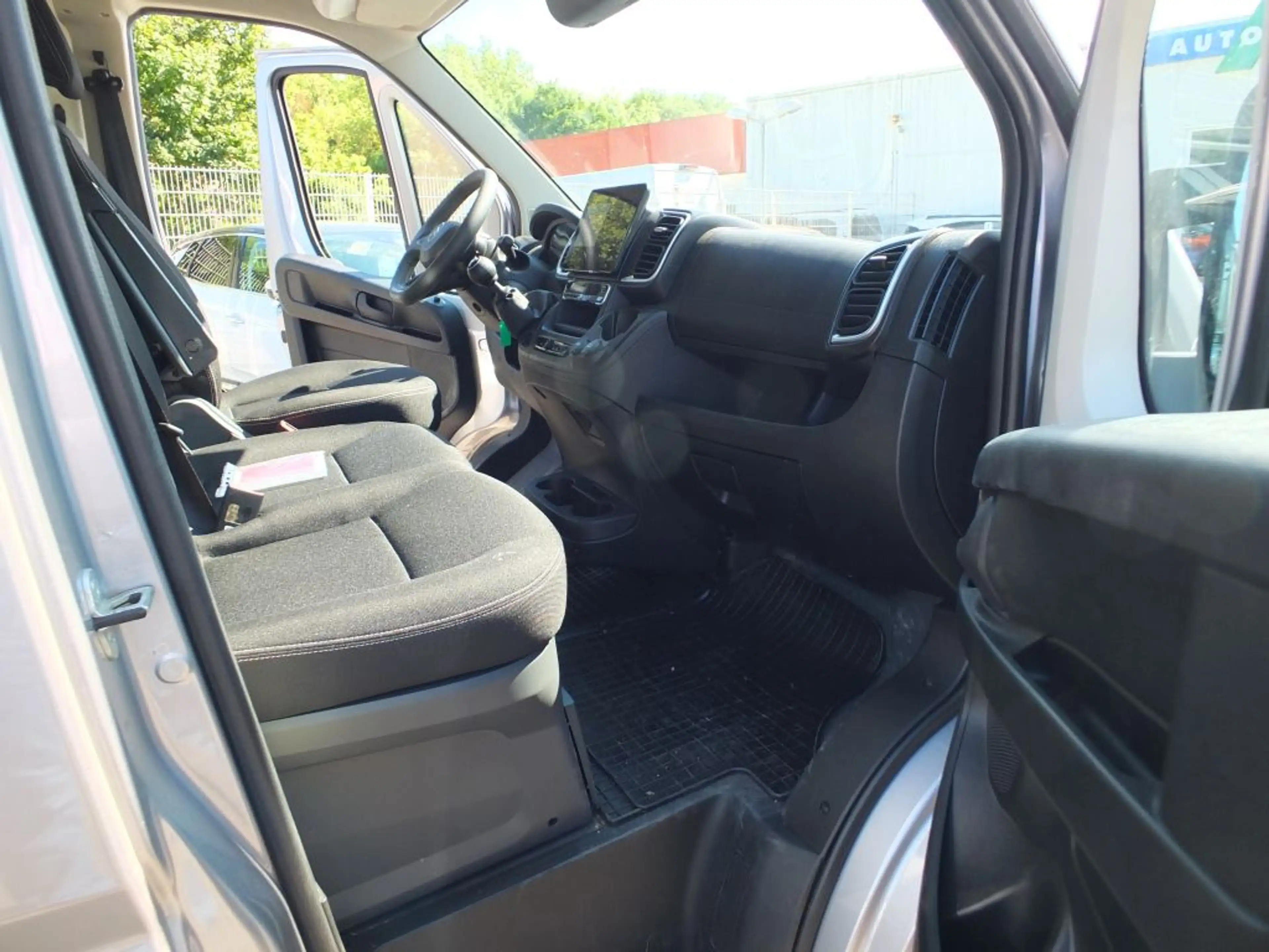 Citroen Jumper 2.2 BlueHDi 140 L2H1 — photo 6