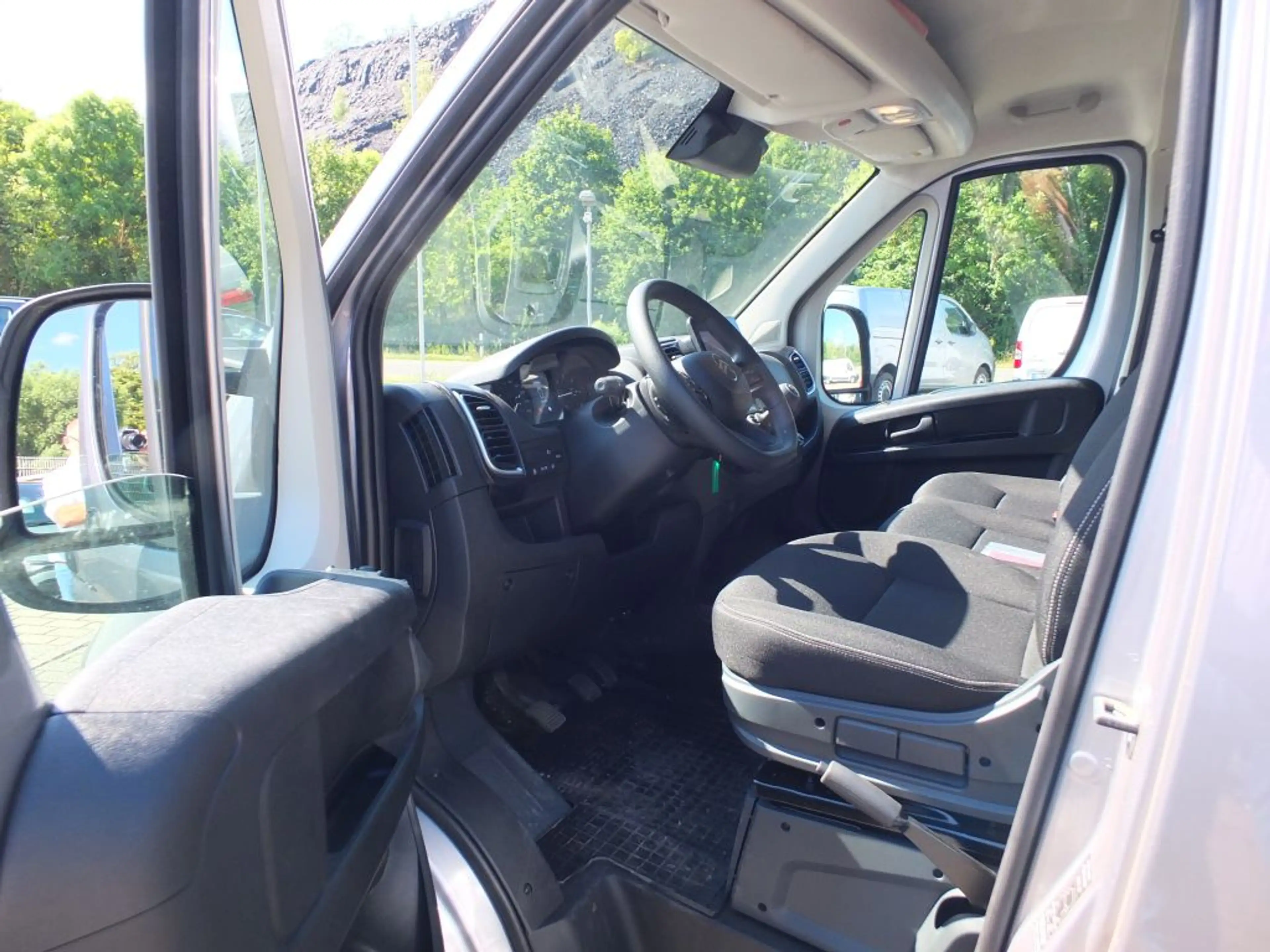 Citroen Jumper 2.2 BlueHDi 140 L2H1 — photo 4