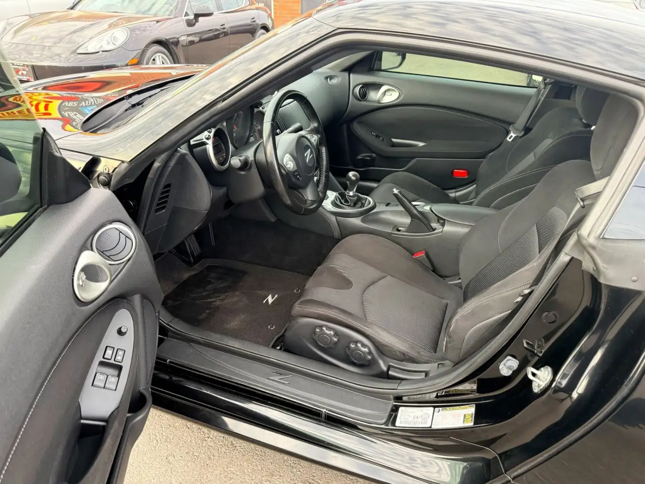Nissan 370Z снимка Nissan 370Z