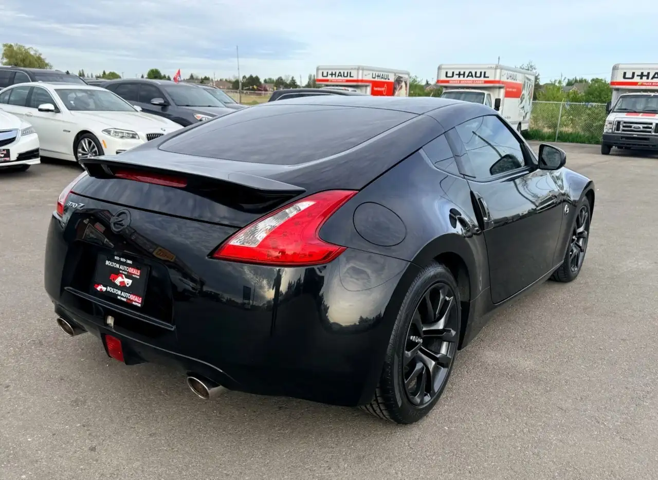 Nissan 370Z снимка Nissan 370Z