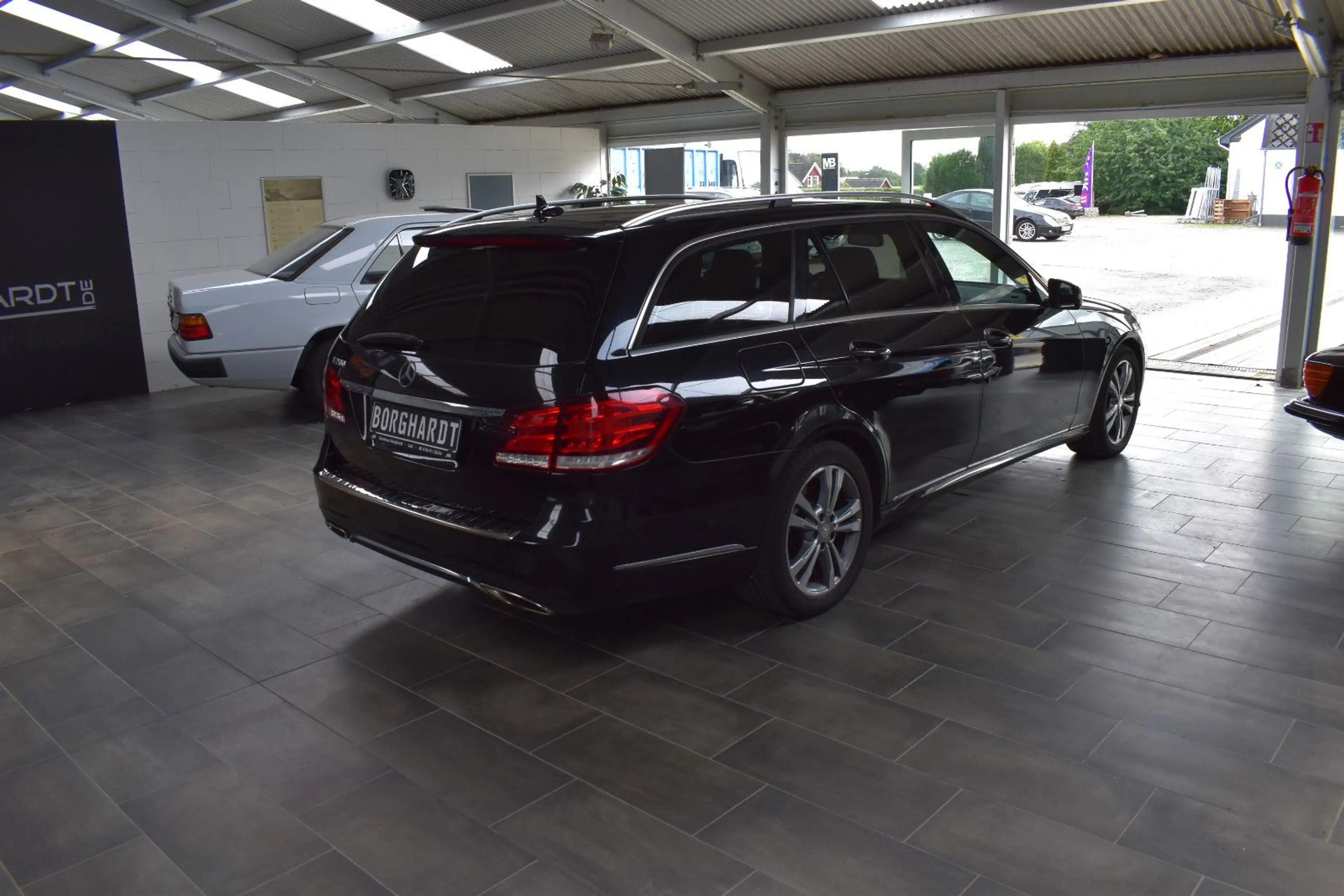 Mercedes-Benz E 200 T AVANTGARDE AUTOMATIK — photo 6