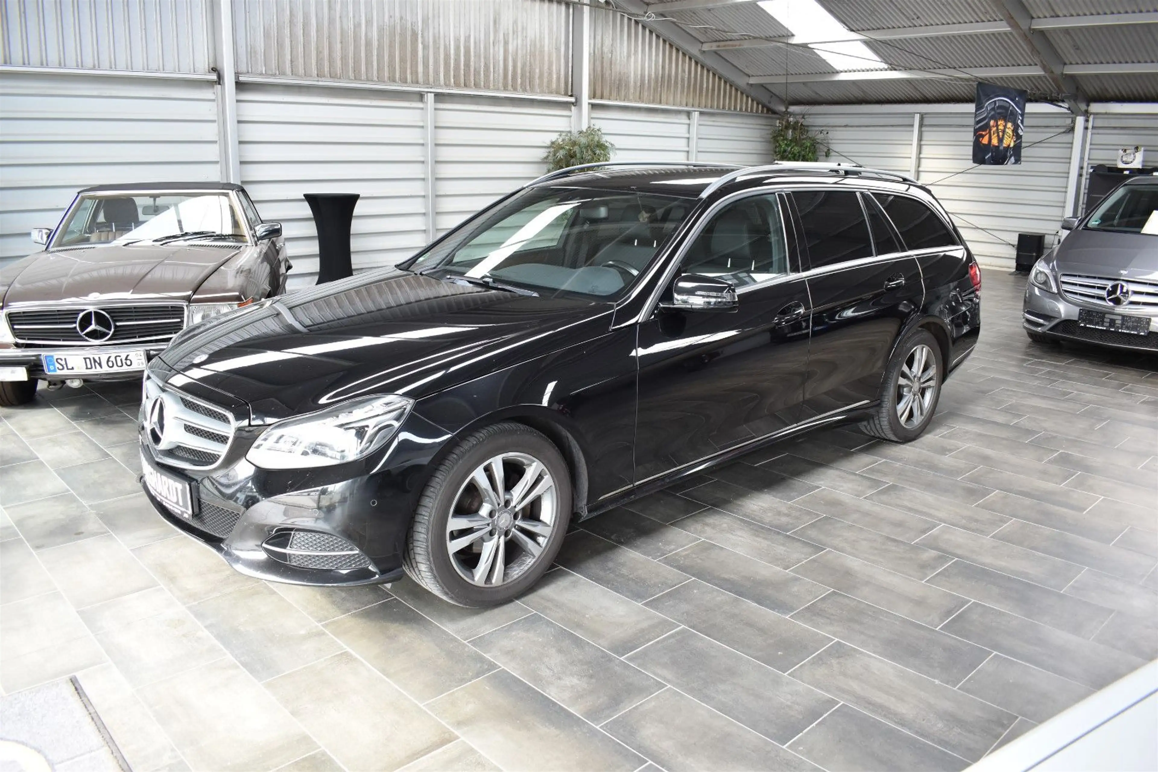Mercedes-Benz E 200 T AVANTGARDE AUTOMATIK — photo 2