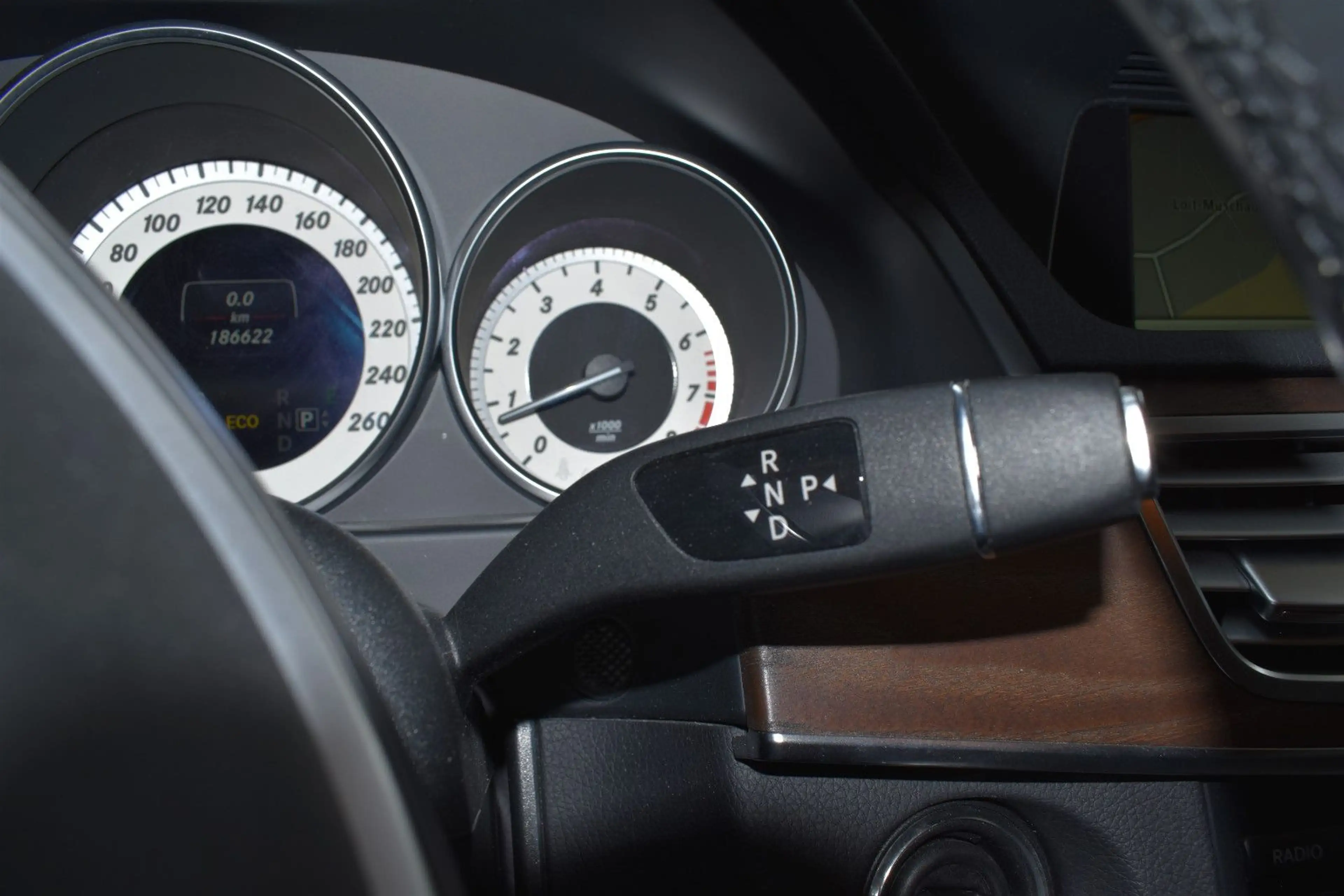 Mercedes-Benz E 200 T AVANTGARDE AUTOMATIK — photo 15
