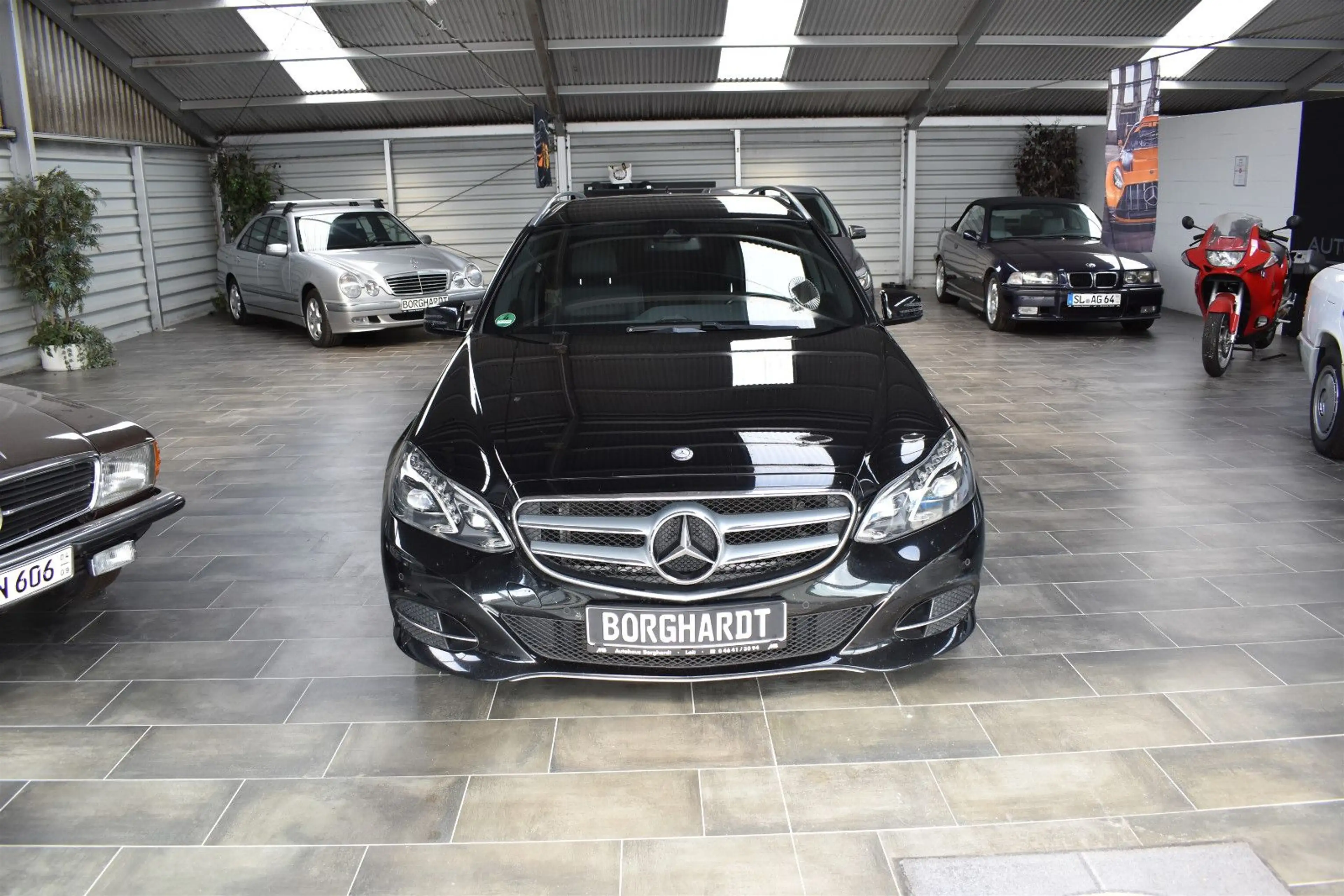 Mercedes-Benz E 200 T AVANTGARDE AUTOMATIK