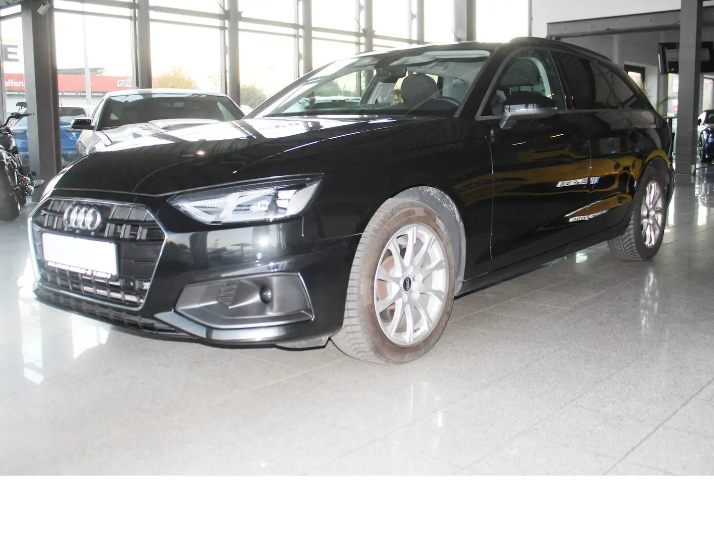 Audi A4 Avant 35 TFSI S-Tronic NAVI*GRA*CONNECT*LED Černá - 1