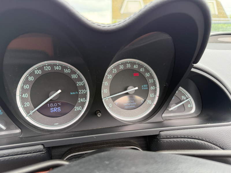 Mercedes-Benz SL 350 — photo 15