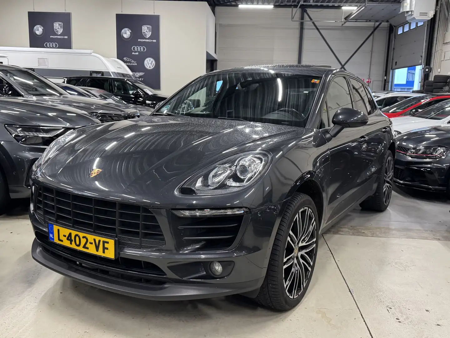 Porsche Macan 2.0 Turbo 252pk PDK Aut. Panoramadak 21" Zeer nett Gris - 2