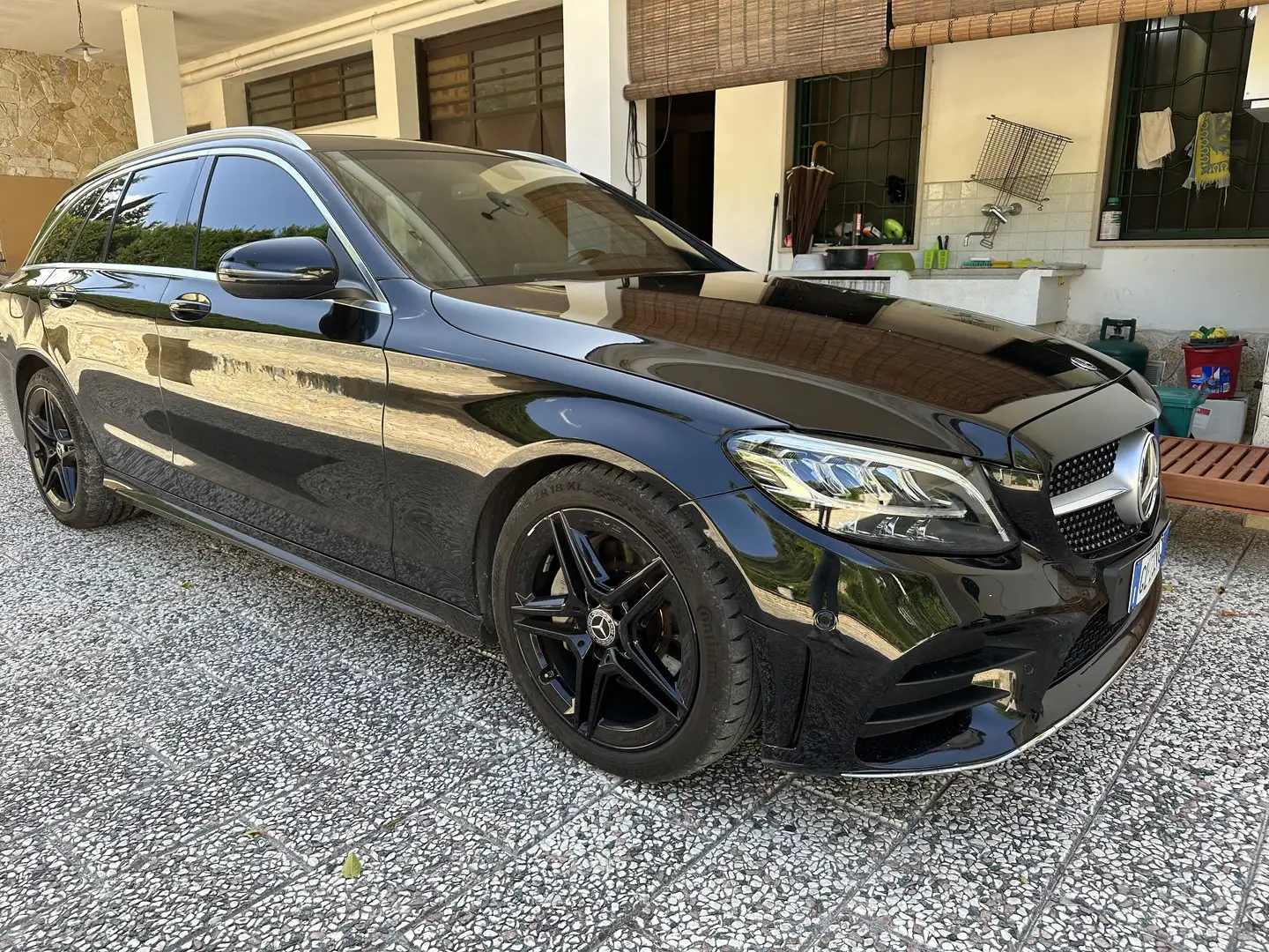 Mercedes-Benz C 220 d T 9G-TRONIC AMG Line - 2